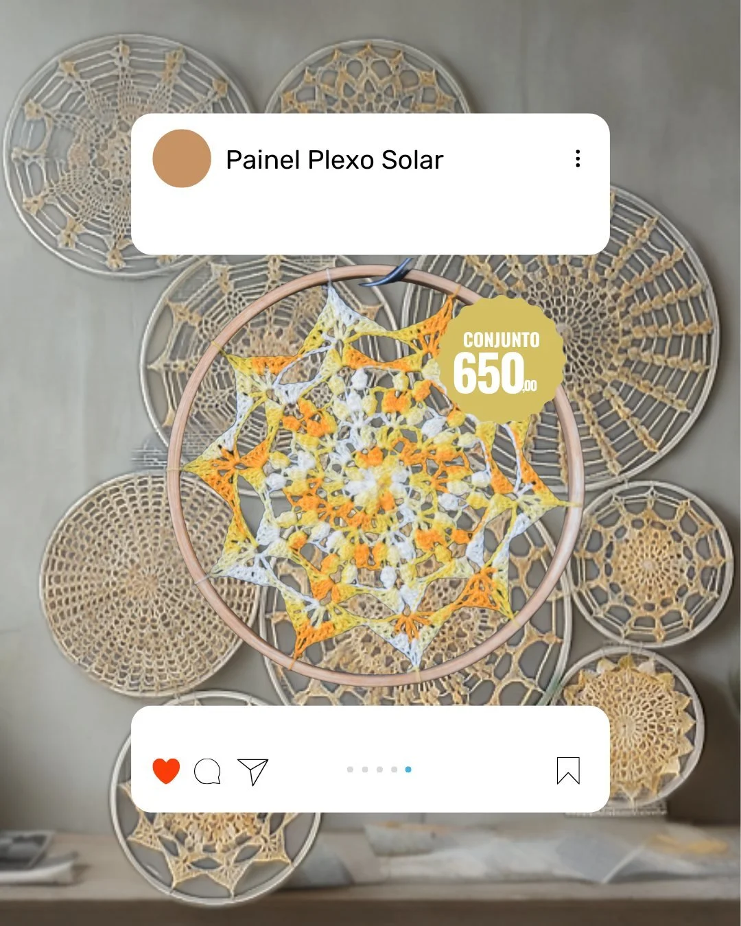 Mandalas feitas em bastidor de madeira de reuso e crochetadas em fio &uacute;nico.

Inspirada no centro energ&eacute;tico de uma fun&ccedil;&atilde;o profunda que &eacute; a transmuta&ccedil;&atilde;o. Processo fundamental quando se trabalha com ener