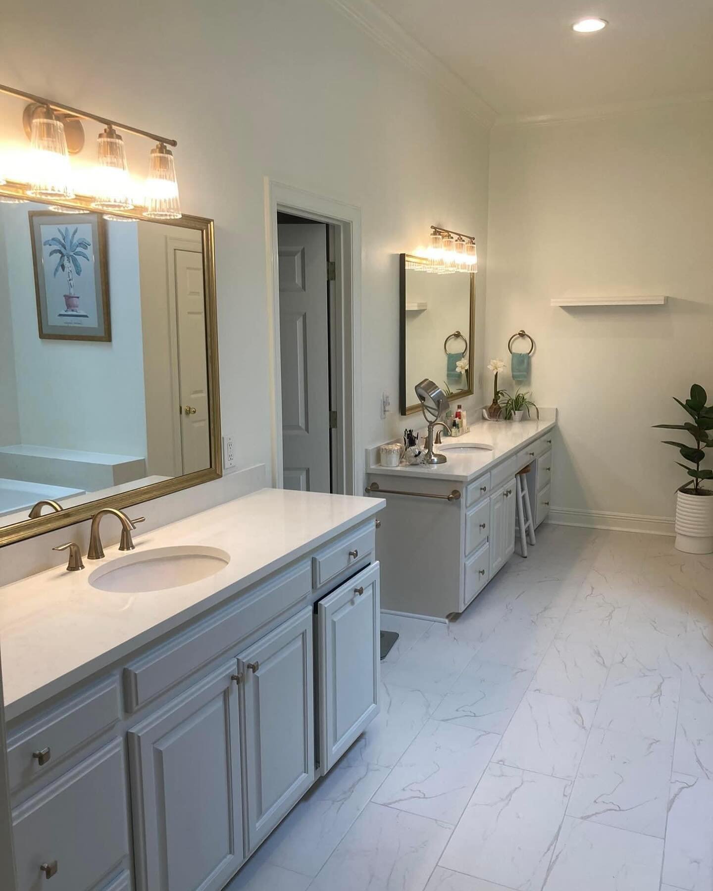 You know that type of bathroom that you just love to spend time in? We make those happen!🛀🪞

Give us a call to schedule your FREE estimate today!☎️

#bathroomremodel #loveyourspace #bayoupainting #louisiana #batonrouge #painter #contractor #service