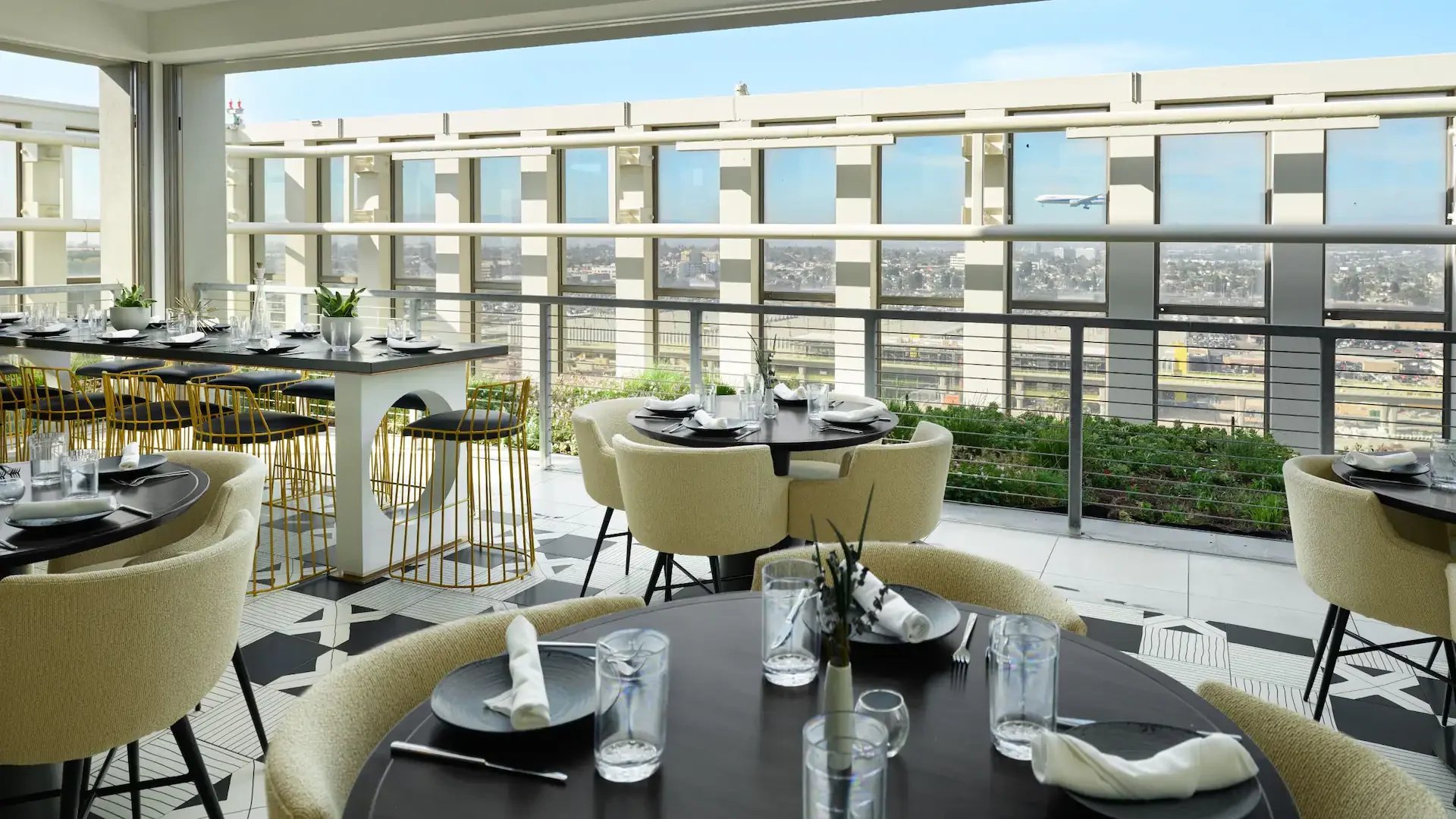 A photo of the restaurant at The Hyatt Place Hyatt House Hotel near the LAX Airport in Los Angeles, CA.