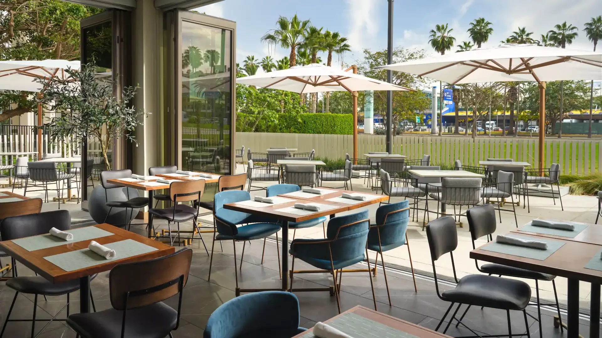 A photo of the restaurant at The Hyatt Place Hyatt House Hotel near the LAX Airport in Los Angeles, CA.