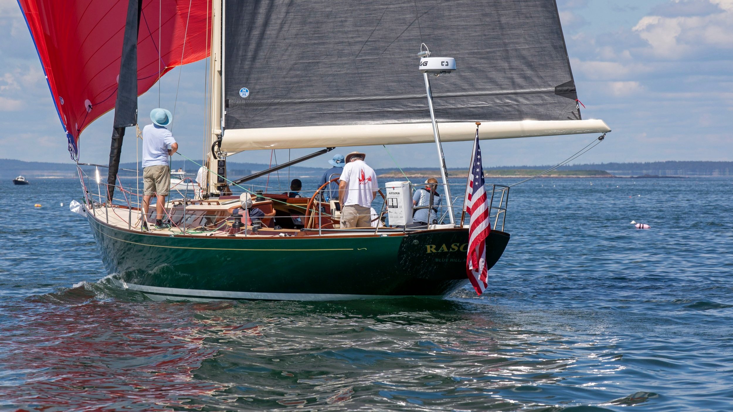 Rascal transom under way