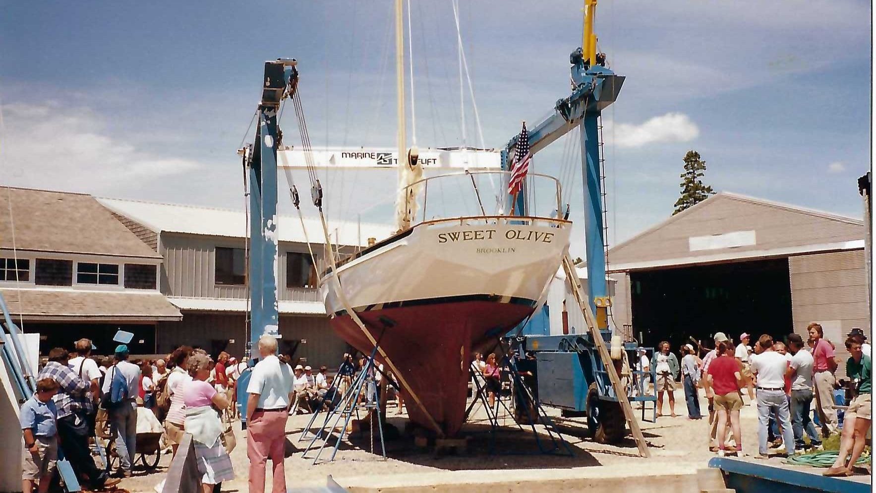 Launch+with+onlookers+stern.jpg