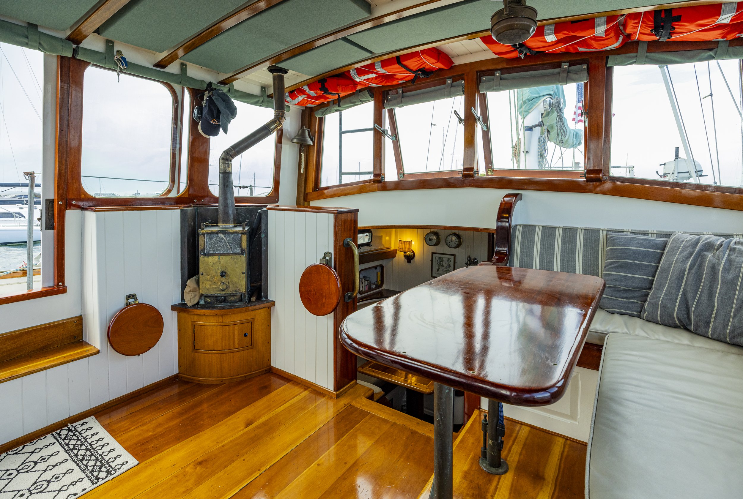 Walrus Interior 7.jpg