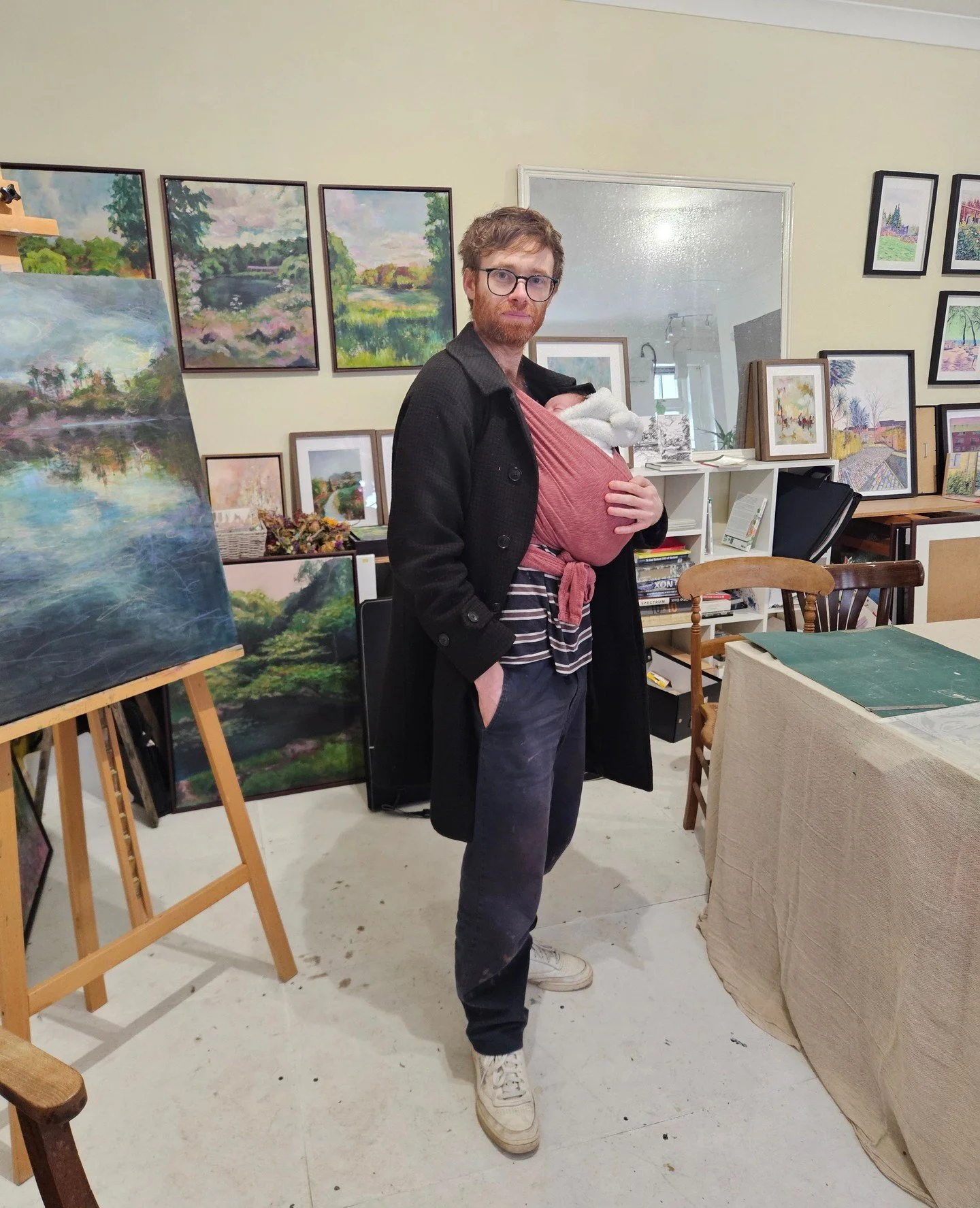 First trip to the studio with baby Rosalie. All the excitement of seeing the artwork sent her off to sleep!

#londonartist #artstudio
