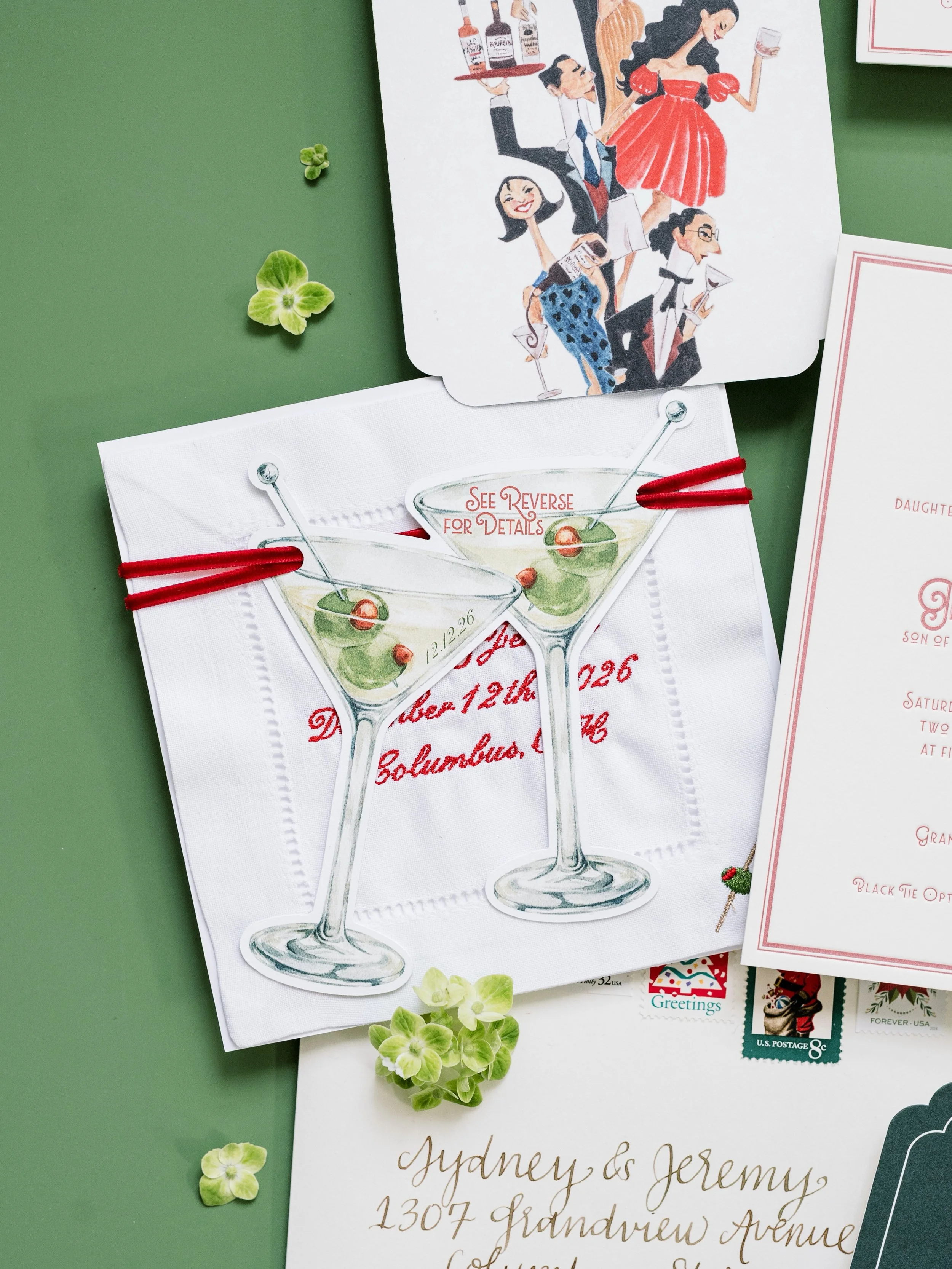 When @annieluiphotography.flatlays sends you the &ldquo;Your Gallery is Ready!&rdquo; email&hellip; it&rsquo;s TRULY like Christmas morning around here! ❤️

#holidaywedding #holidayweddings #christmaswedding #christmasweddings #winterweddinginvitatio