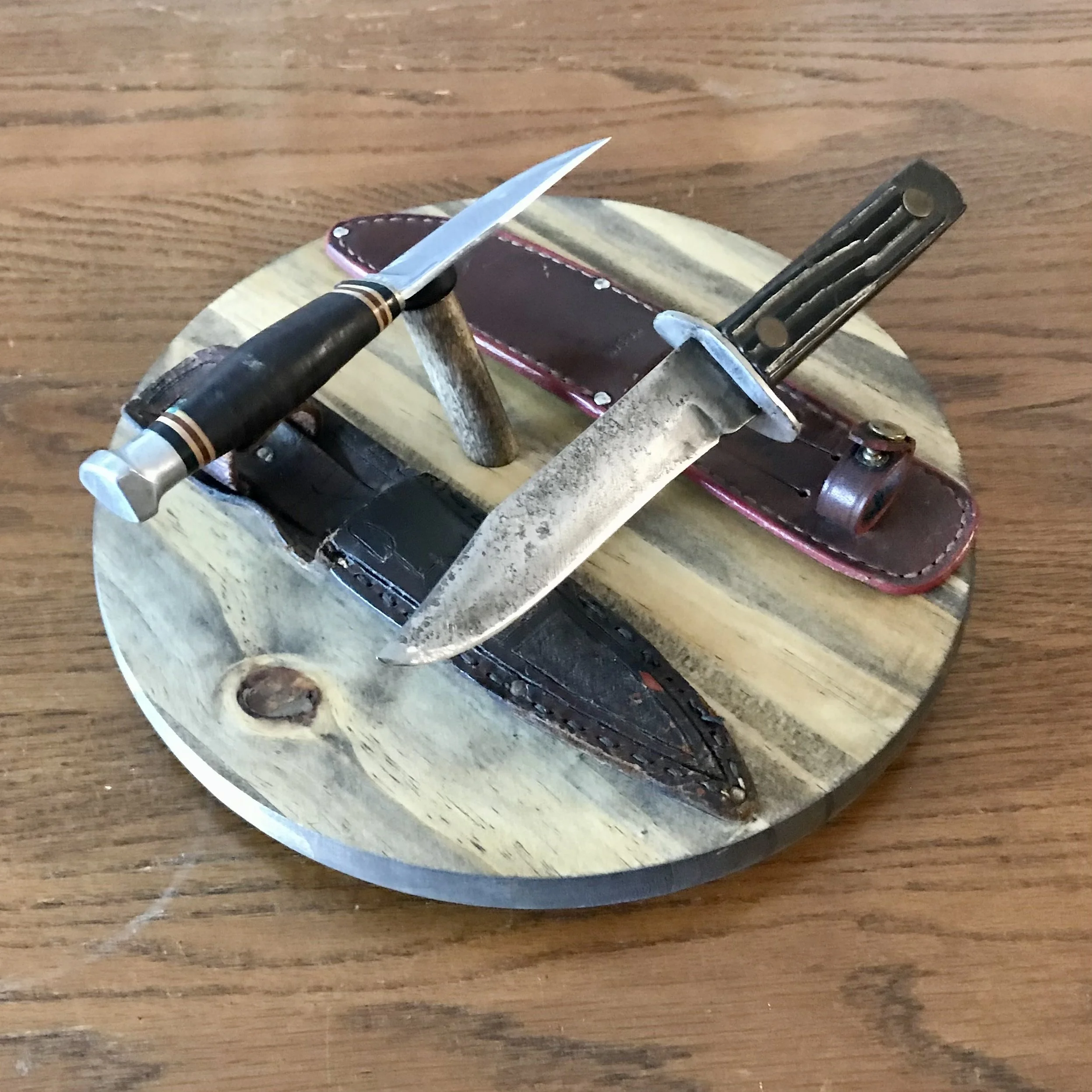 "The Carousel" Rotating Magnetic Knife Display