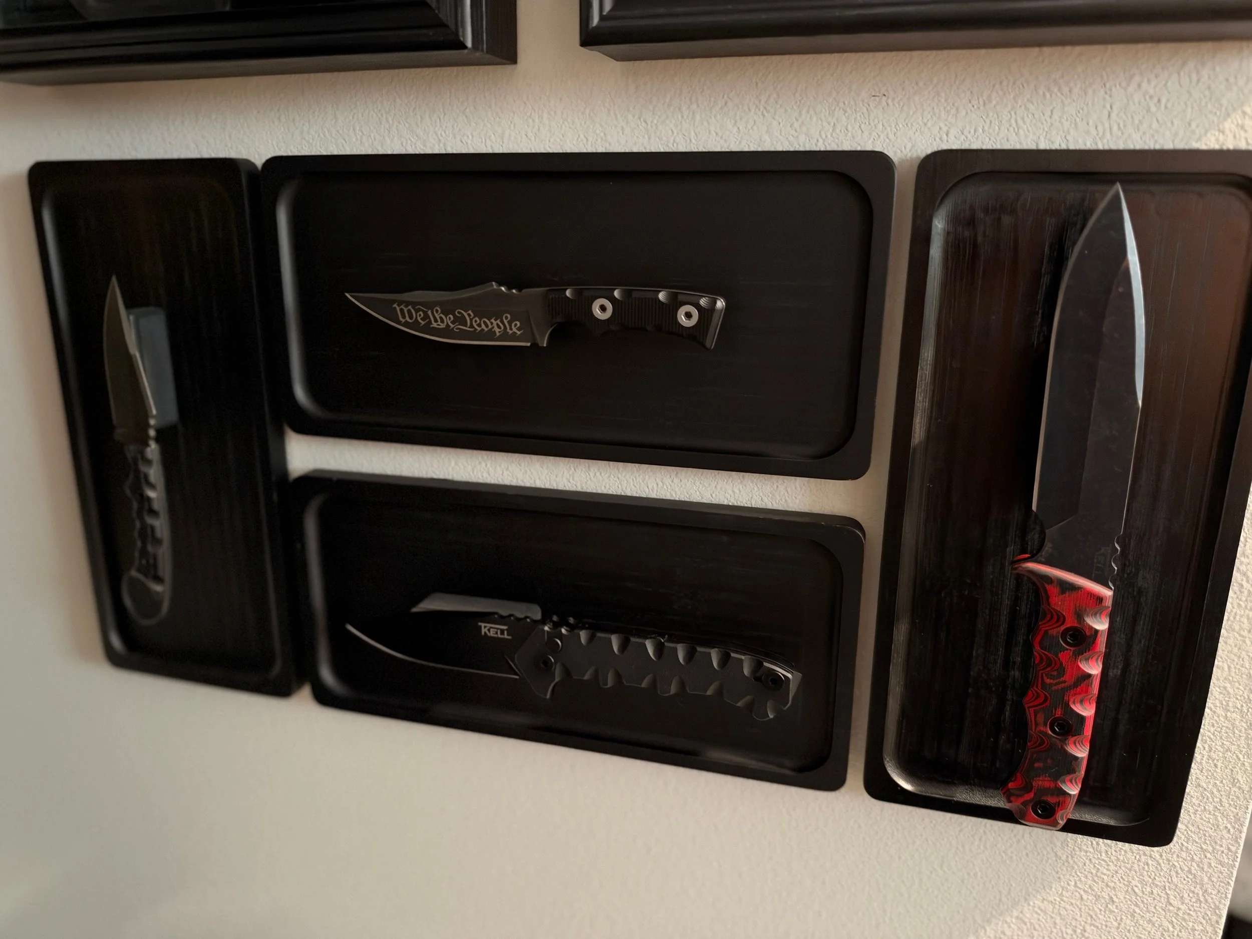 4 Magnetic Knife Displays (Wooden)