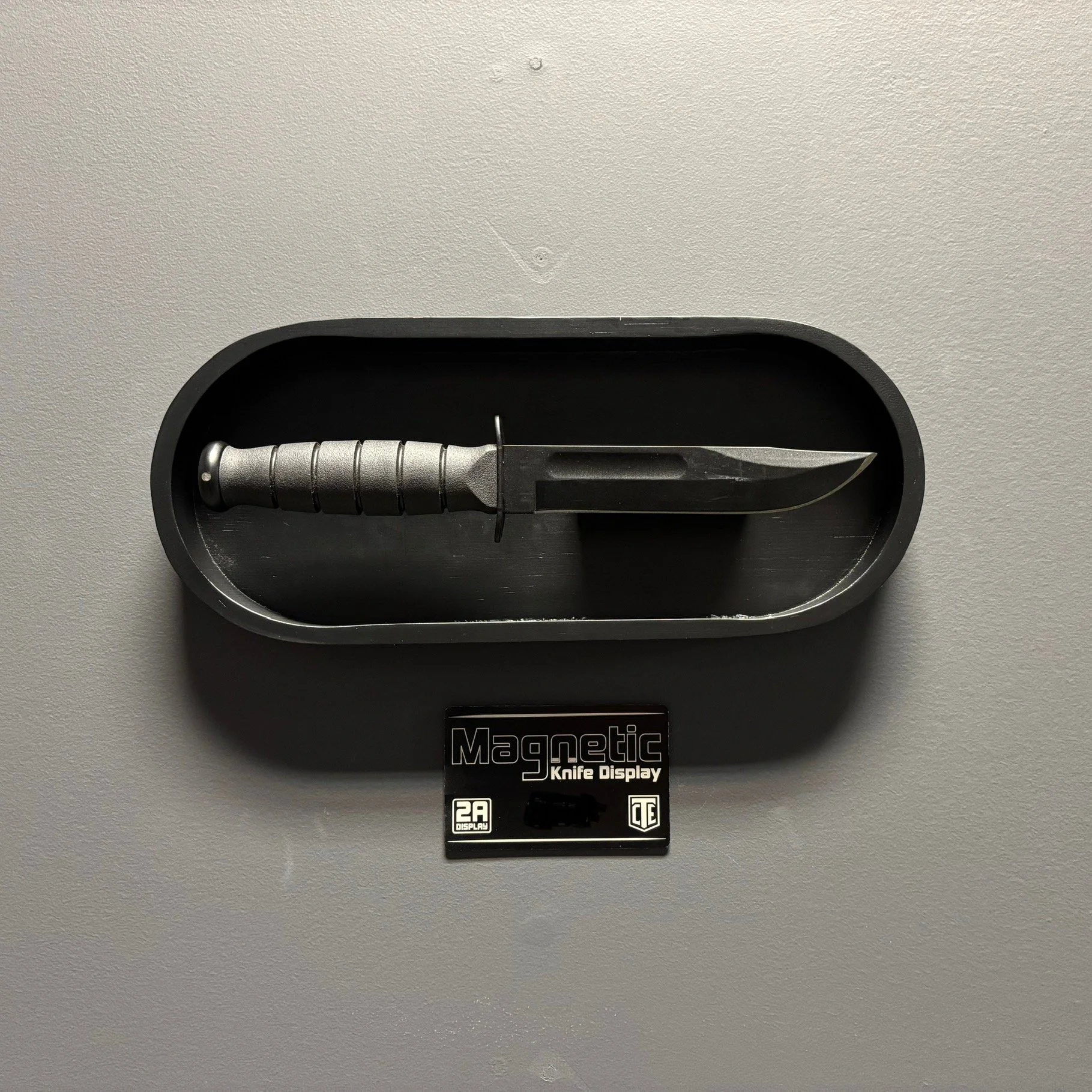 "The Oval" Knife Display