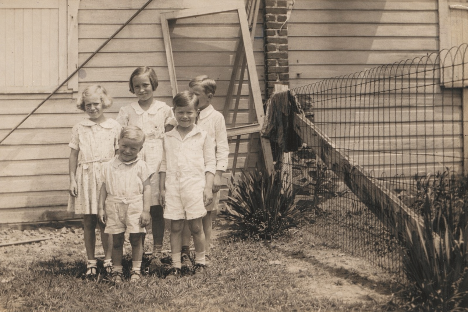 2003.07.017.8 Children on Smith Island (original in archival storage).png