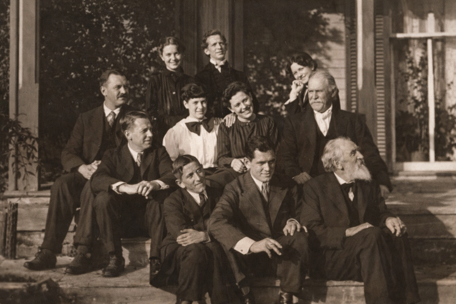 2001.03.003 Smith Island group photo.png