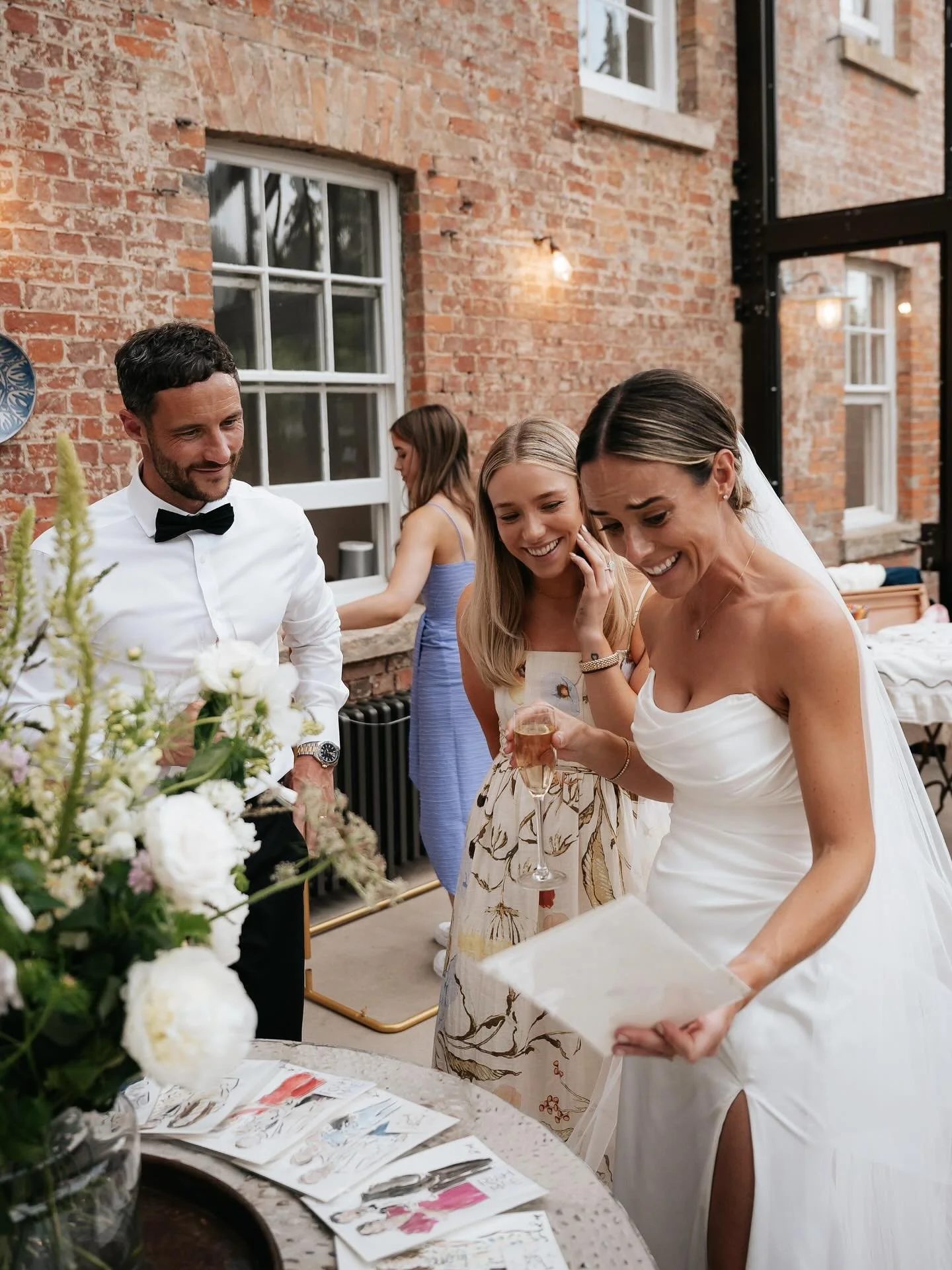 The first wedding of the summer at the always beautiful @aswarbyrectory 🌿✨
These photos captured by my talented friend @frasermcgeeweddings capture the day so perfectly &mdash; from the quiet moments of painting under the trees to one of my absolute