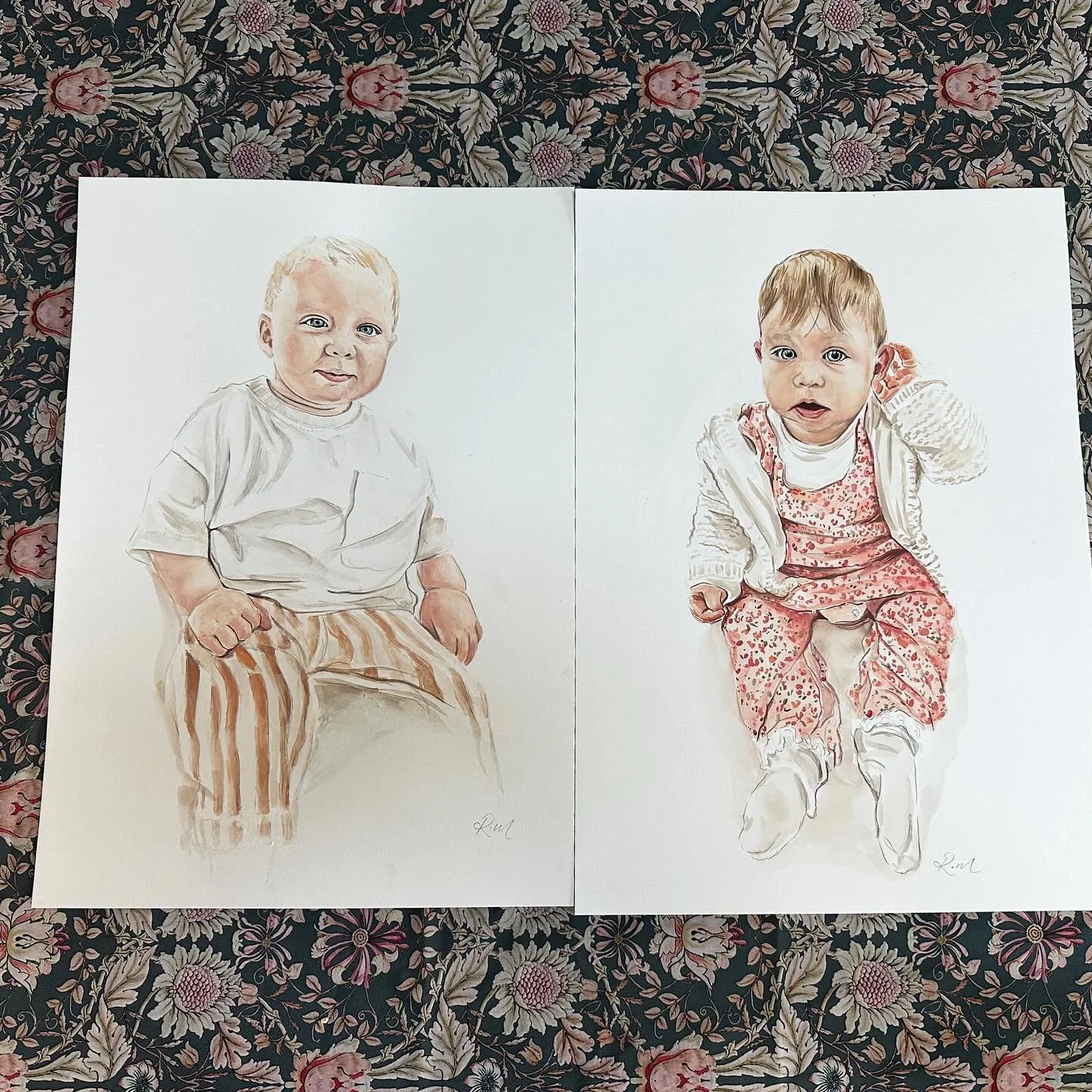 A trio of portraits created for a beautiful family &mdash; each one painted as a treasured memory, capturing their little ones just as they were.
Illustrated in gentle, muted tones to complement their home and sit seamlessly within their space ✨

Com