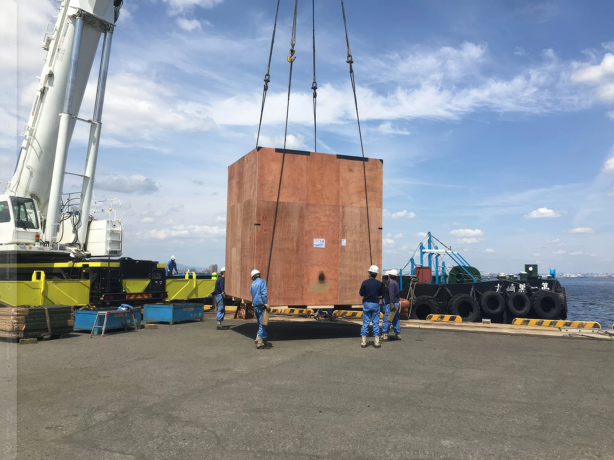 88-Truckloads,-Zero-Damage-01.jpg