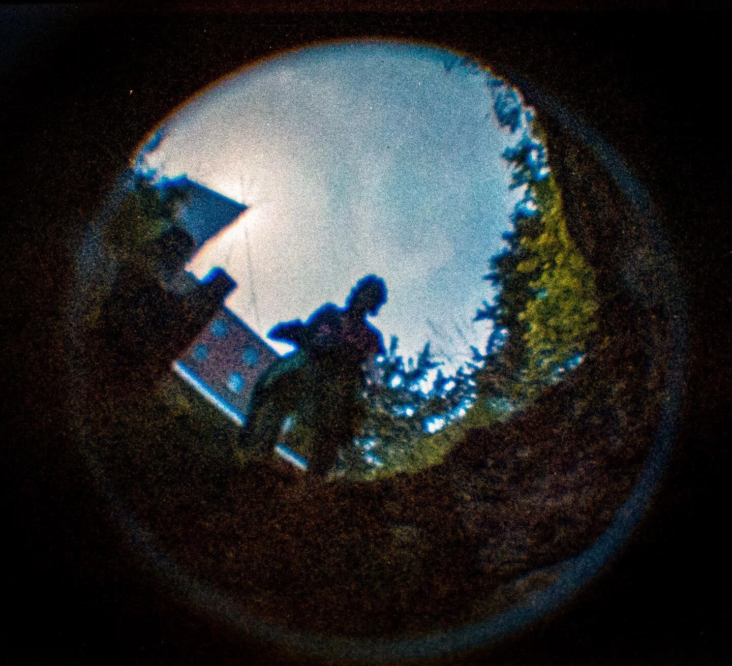 Fish our friends

110 film 

#kodakgold200 #lomochrometiger #lomographybabyfisheye110 #fisheye #110film #16mm #filmphotography #photography #colorphotography #analogphotography #pittsburghcreative #film #expiredfilm