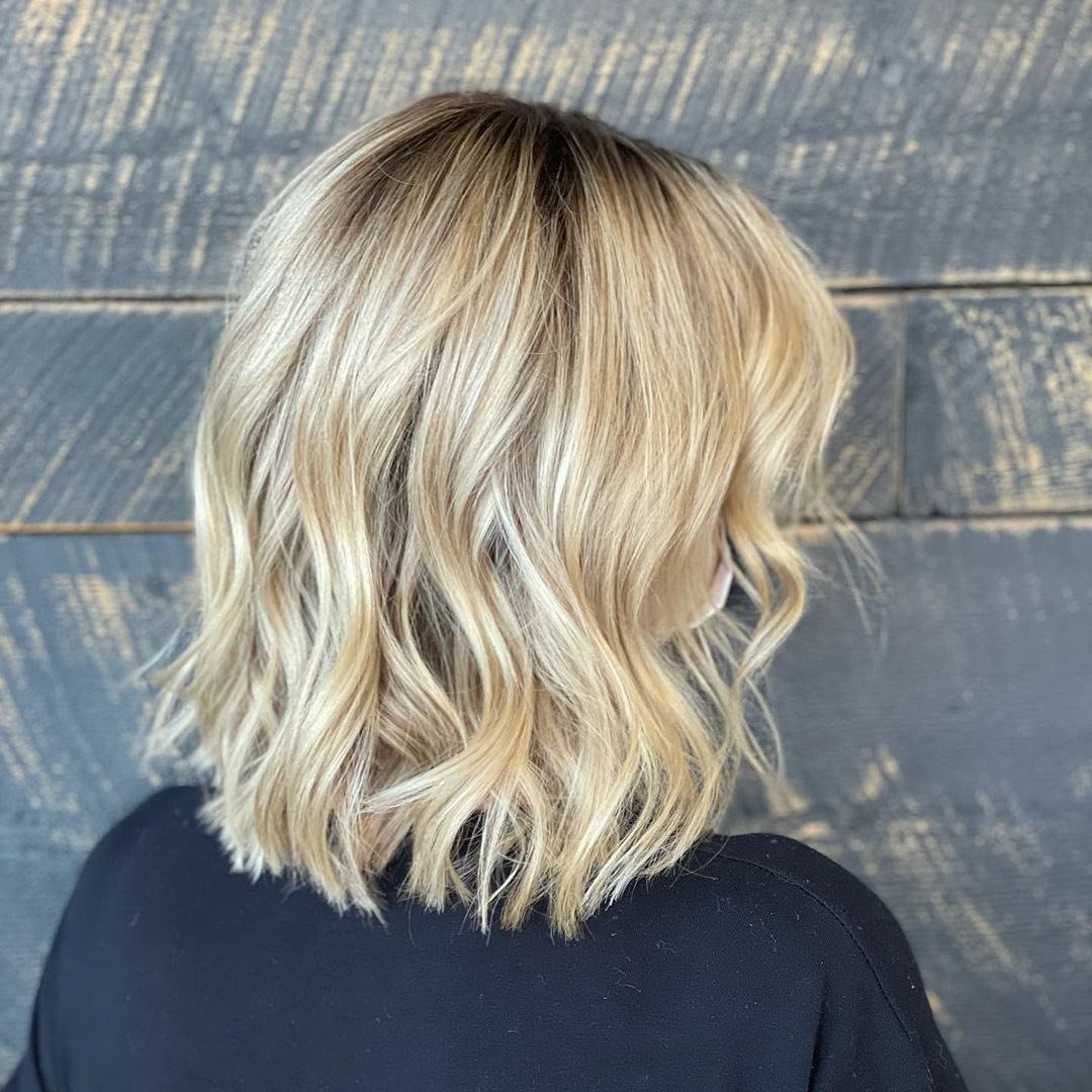 🖤 Blonde Ambition 🖤 but not the @jessicasimpson version! #Babylights , mixed with some #teasylights , followed by a #rootshadow and #toner
Lightener: #pulpriot
Tools: #framar 
Root Shadow &amp; Toner : #redkenshadeseqgloss 
Styling: #unitehaircare 