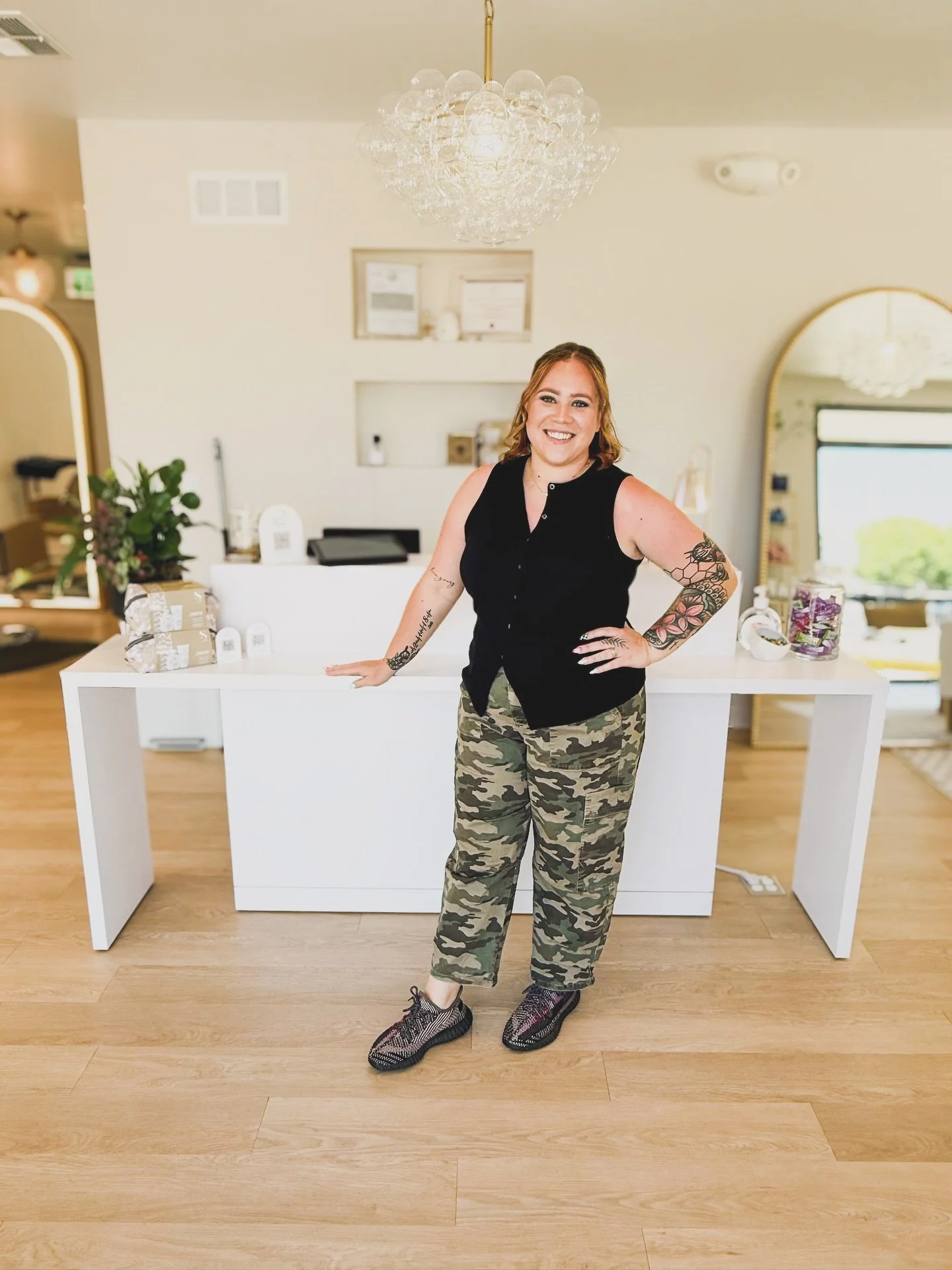 Meet Sierra ✨🍒
She&rsquo;s the newest stylist to join The Beehive team and we couldn&rsquo;t be more excited! Originally from North Carolina, Sierra brings a love for all things blonde, bold nails, and a good cup of coffee.

She&rsquo;s currently tr