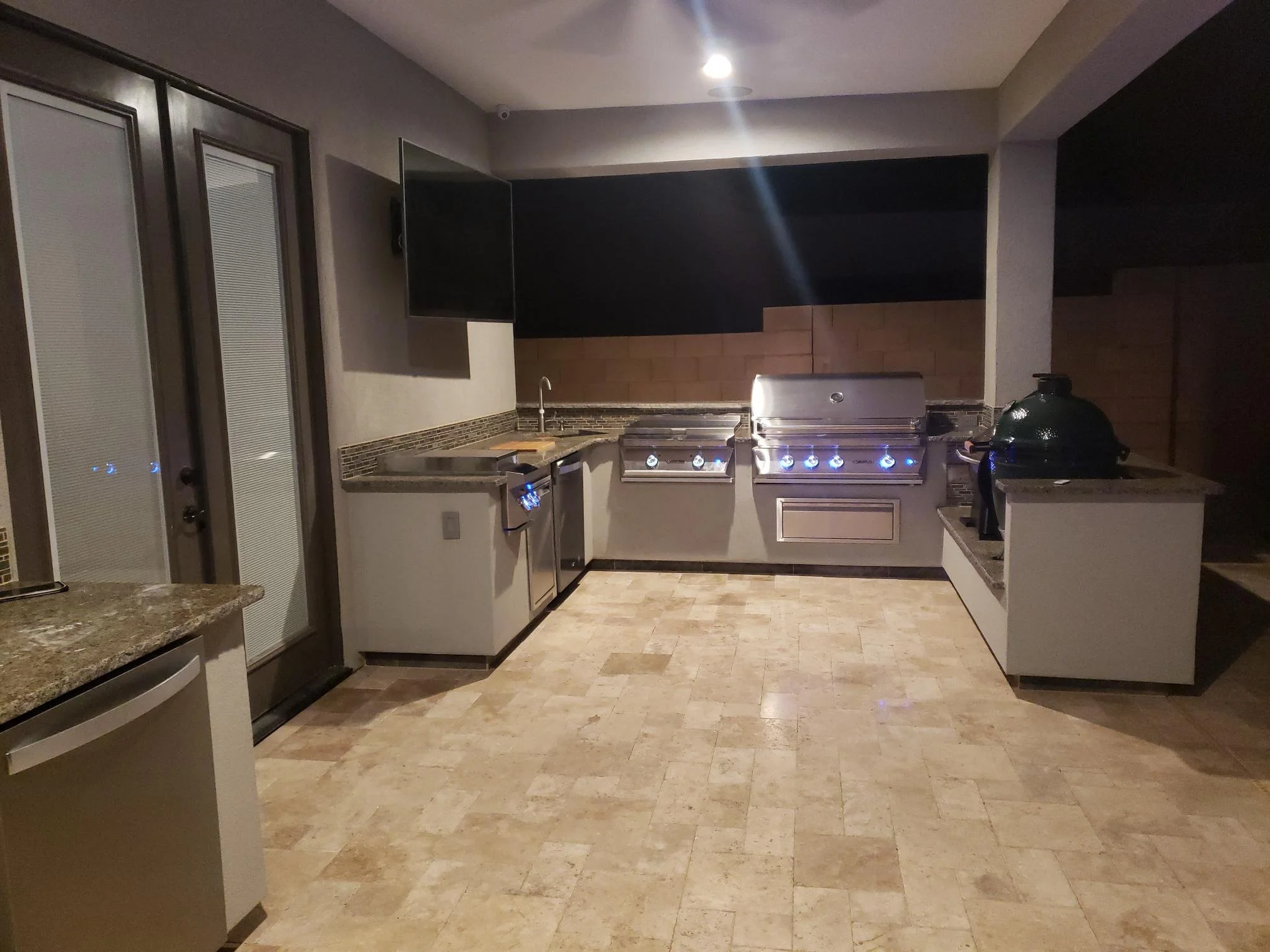 outdoor kitchen.jpeg