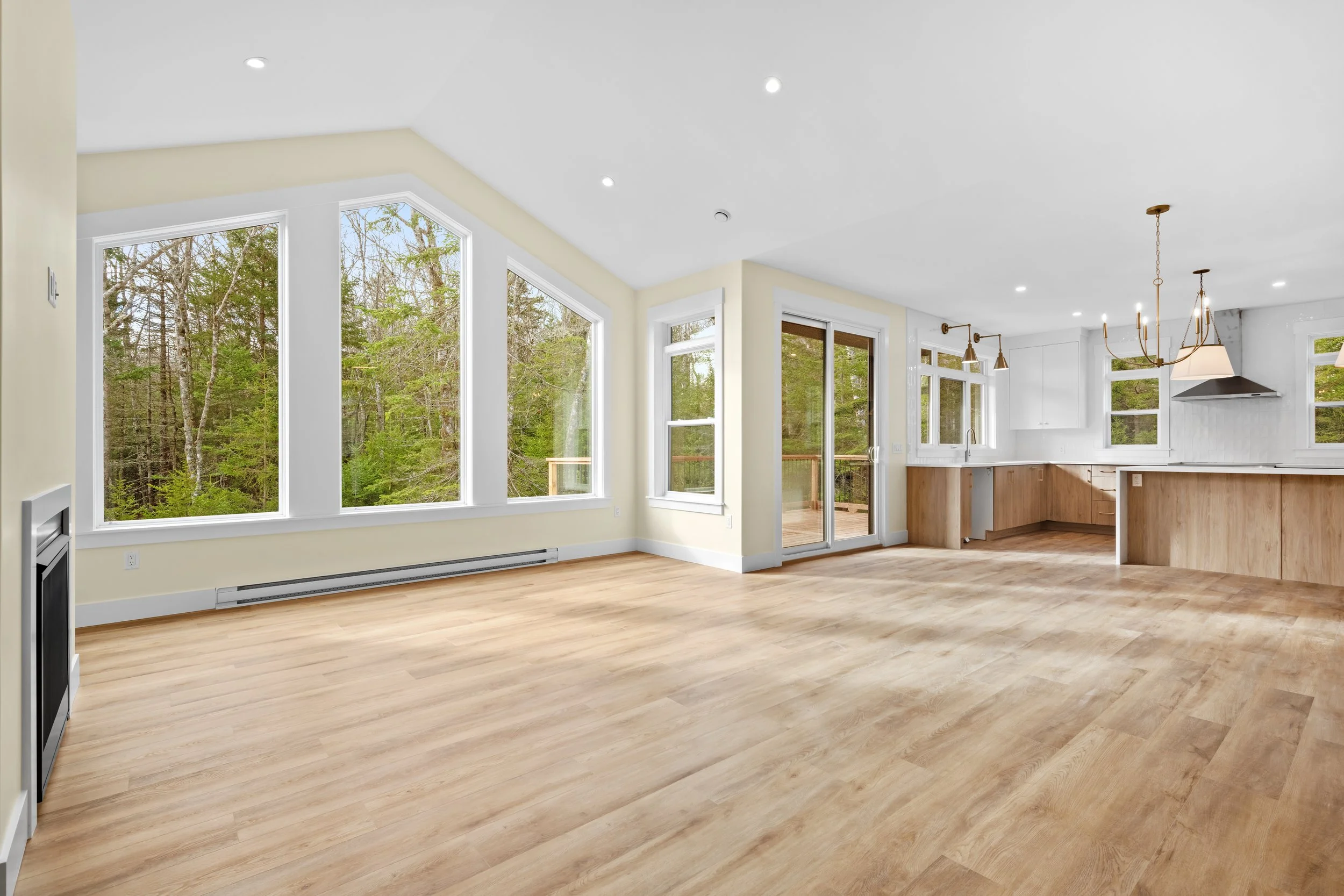 Open concept, eat-in kitchen and living room area