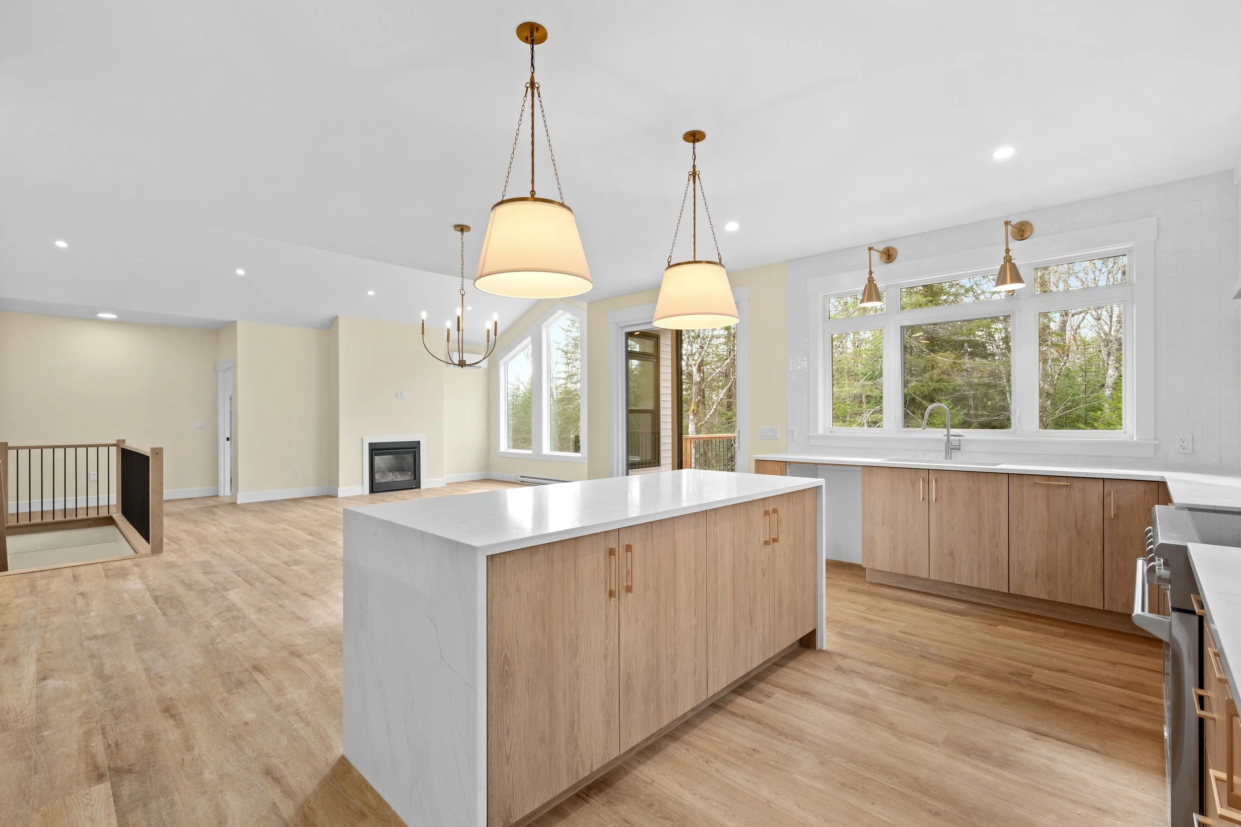 Direct sightlines from the kitchen 