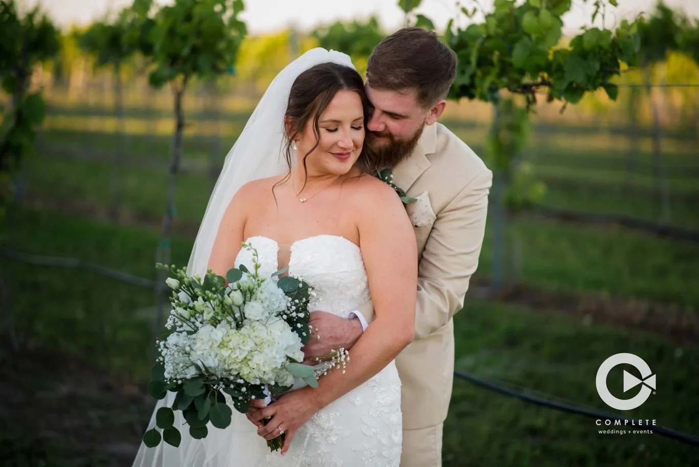Timeless, intimate, and breathtakingly beautiful. It&rsquo;s an honor to be a part of your love story. 🤍🌿

Congratulations Mr &amp; Mrs Heck! 💍

Bride: @abbieheckk 
Hair: @hairbypaytonhutley 
Makeup: @hairbypaytonhutley 
Photographer: @completekan