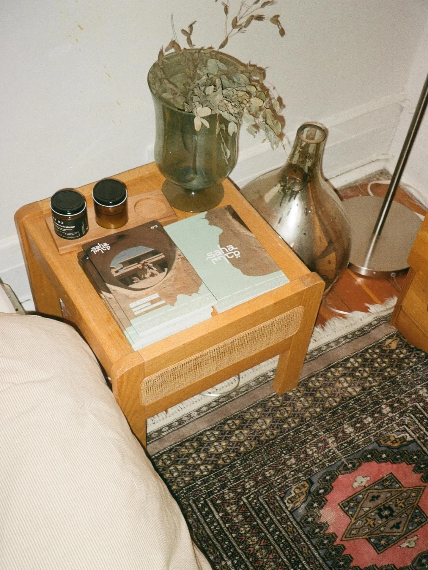 La revue Saha fait des rabais sp&eacute;ciaux pour No&euml;l 💚🕯️
 10$ pour un exemplaire de notre num&eacute;ro 2 ou 3 
 18$ pour nos deux derniers num&eacute;ros ensemble 

Pour de bonnes lectures au chaud&hellip;.
Commandes par DM :)