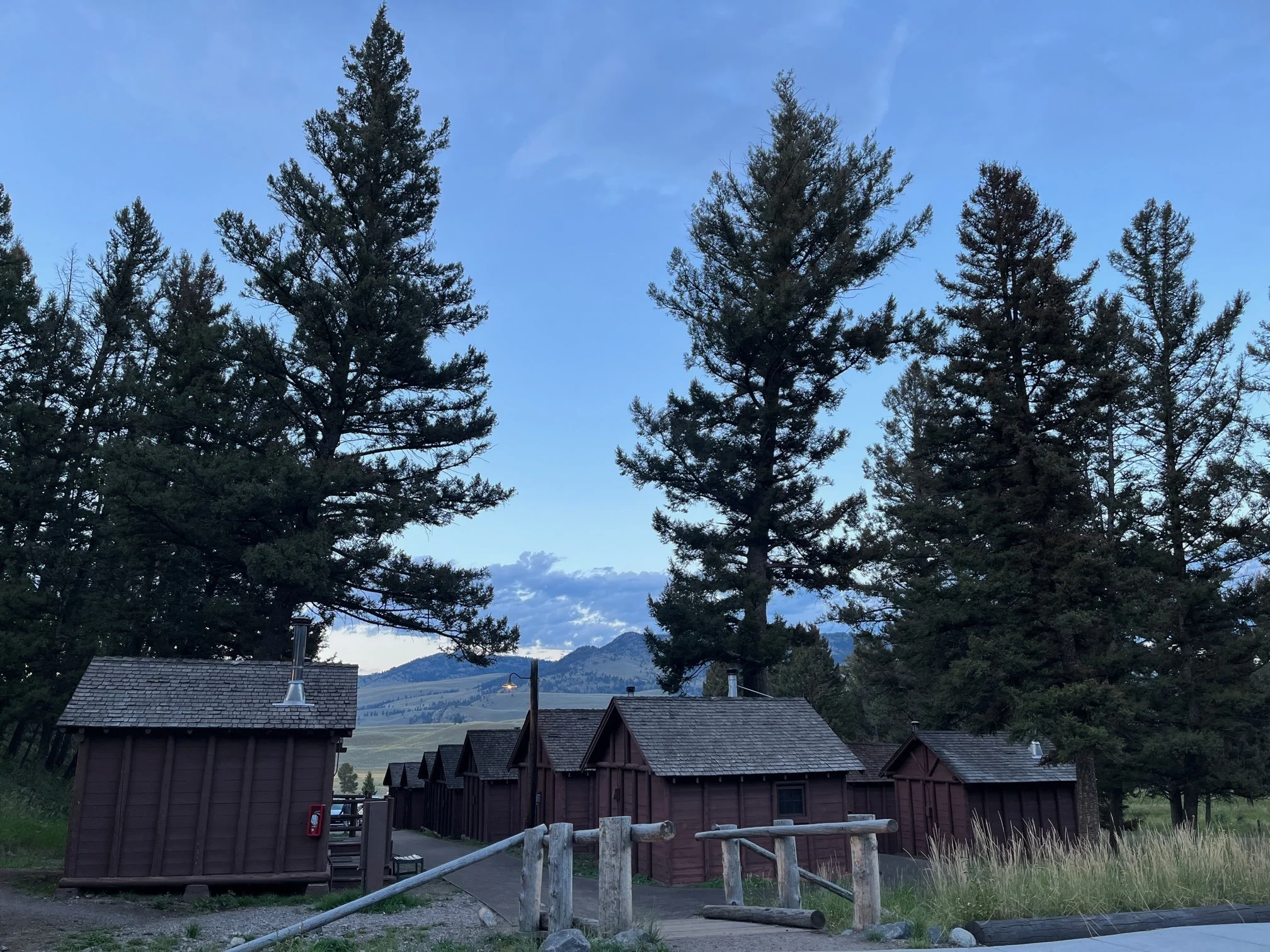 roosevelt-cabins-yellowstone-review-landscape.JPG