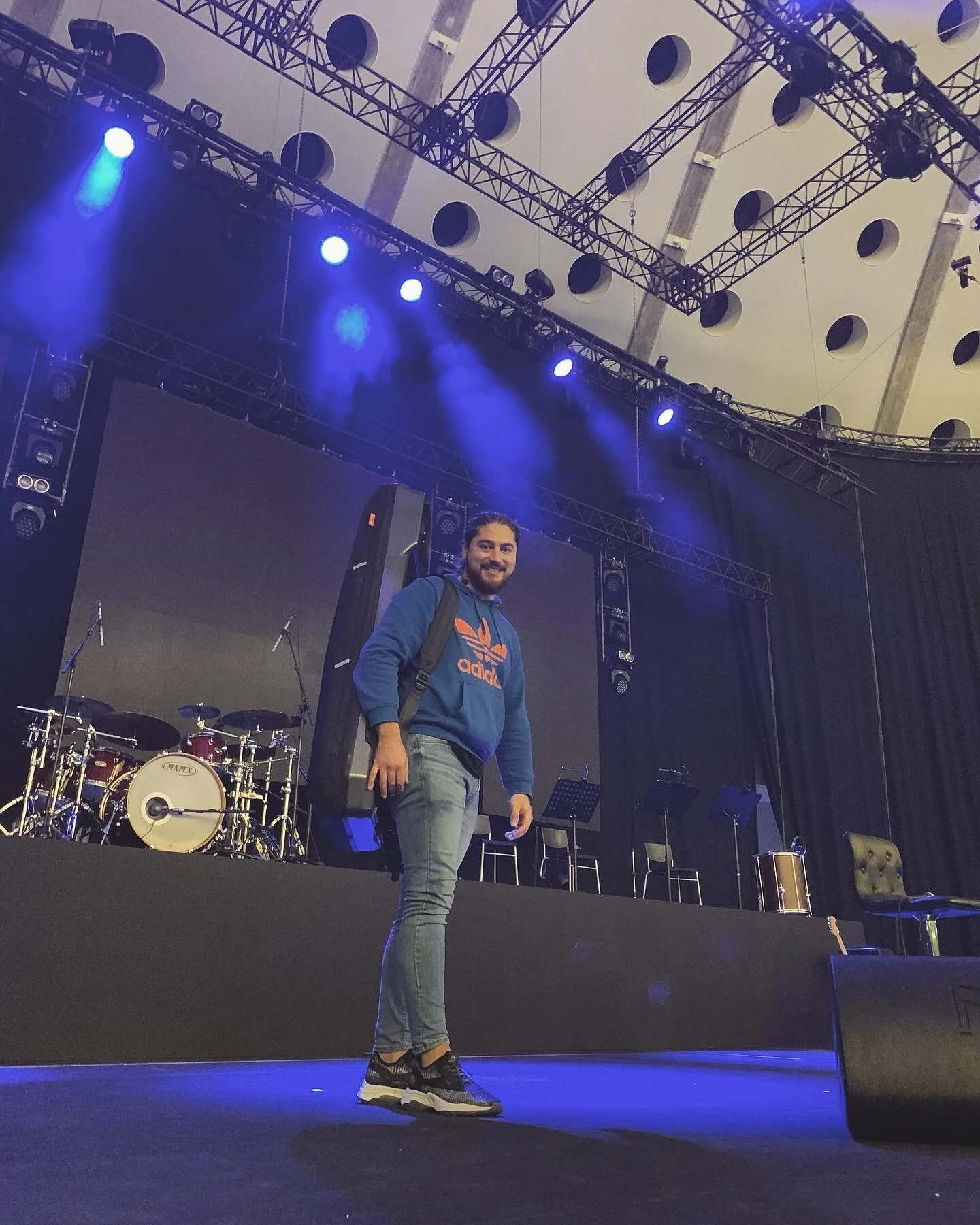 I&rsquo;m back! 💪 It has been almost 2 years after my last big concert. I&rsquo;m excited to play today in Porto @superbockarena with @artistamarcopaulo.
#musician #musicianlife #marcopaulo #warwickbass #gruvgear #mesaboogieamps #adiddas @mesaengine