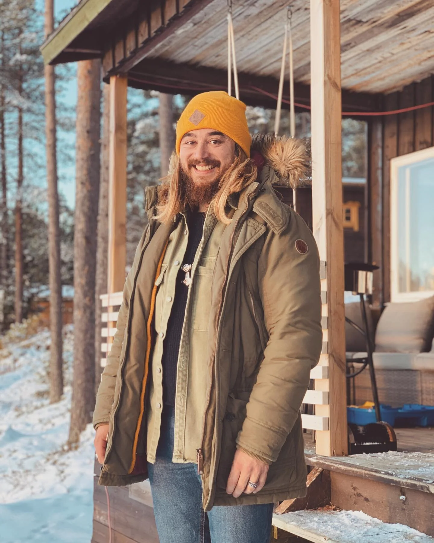 It&rsquo;s freezing outside but warm inside my soul ❤️#sweden #swedennature #cabin #lakecabin #nature #cold #snow #musician #musiciansofinstagram #winter #lake #woods