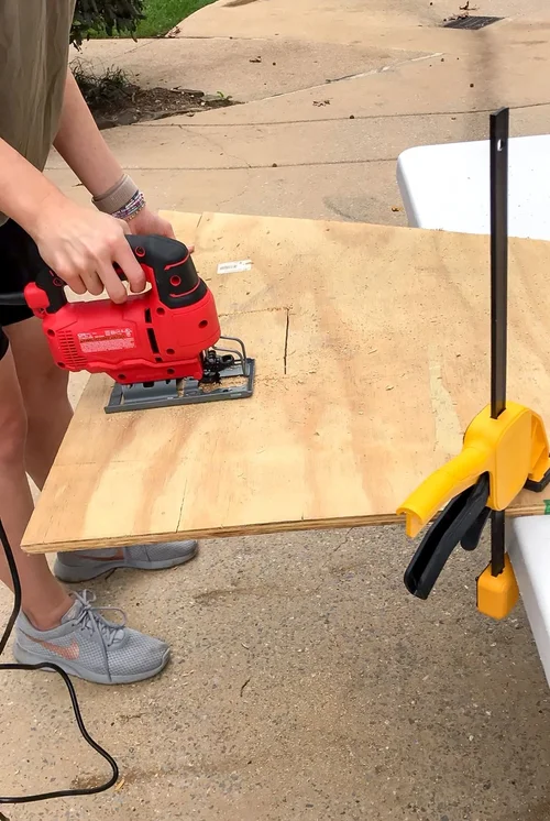 How to Use a Jigsaw — Breezing Through