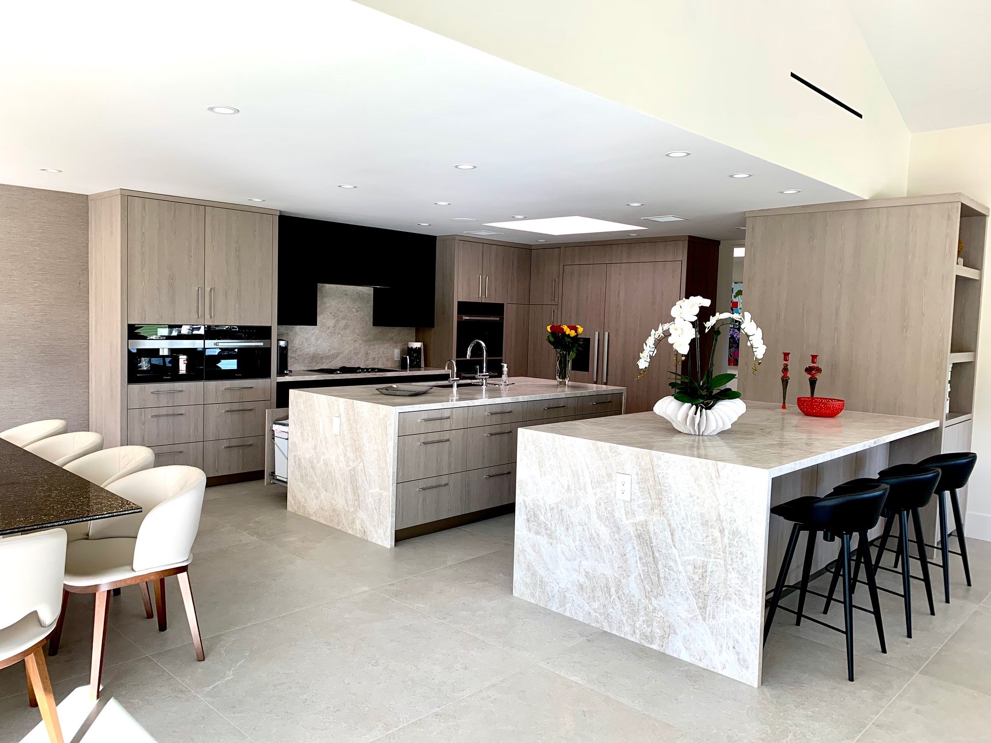 Contemporary Kitchen Remodel by Soderson Construction Management project photo 2