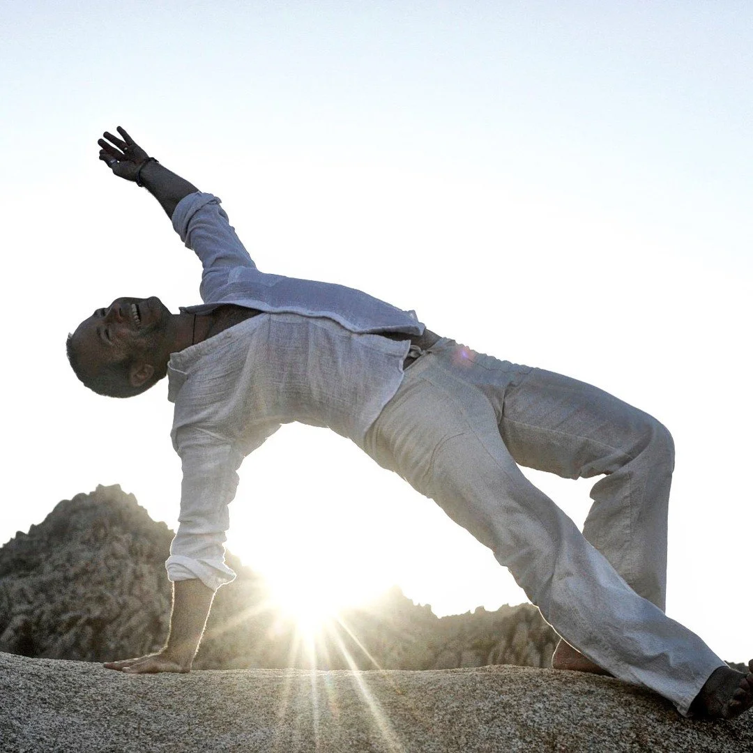 🧡 Gratitude Flow — Thanksgiving Morning Yoga with Pete
Before the feast… find your peace. 🌿
Join me this Thanksgiving morning for a special 2-hour Gratitude Flow — a heart-opening practice to ground, move, and reflect before th