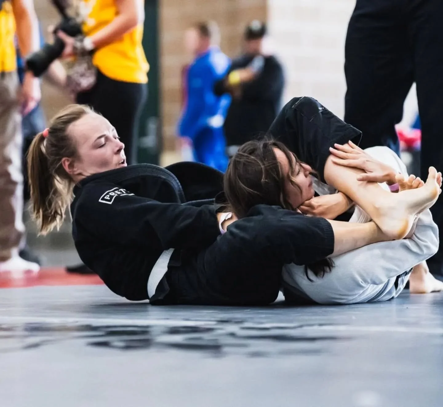 The bow and arrow 🏹

One of 4 submissions Auguste hit on her way to double gold at the Revolution. 🥇🥇

📸: @photosby.jc_