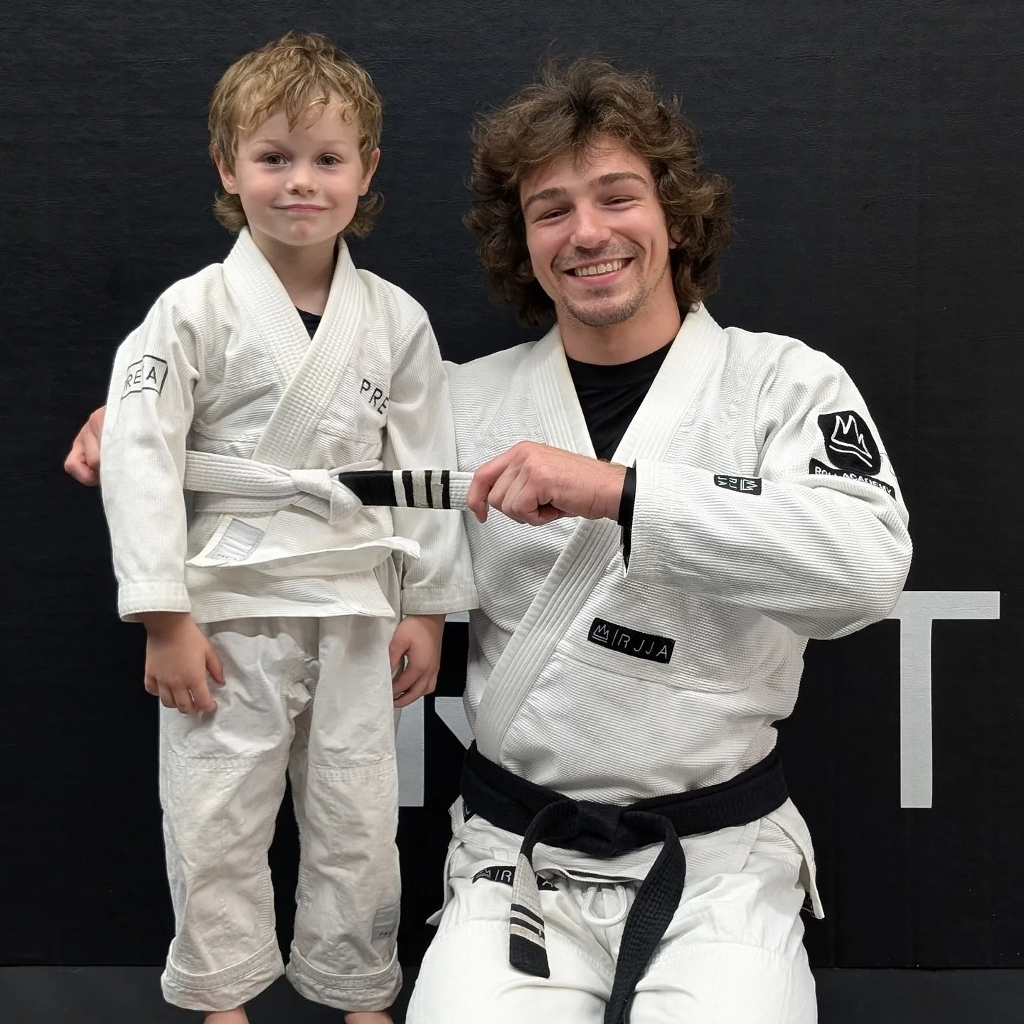 🥋Stripe number 3 for Jensen

😁 Never short on enthusiasm when it&rsquo;s time for jiu jitsu

👏🏼 Congratulations Jensen!

#tinypretators #pretaacademy #lvlup #bjj #kids