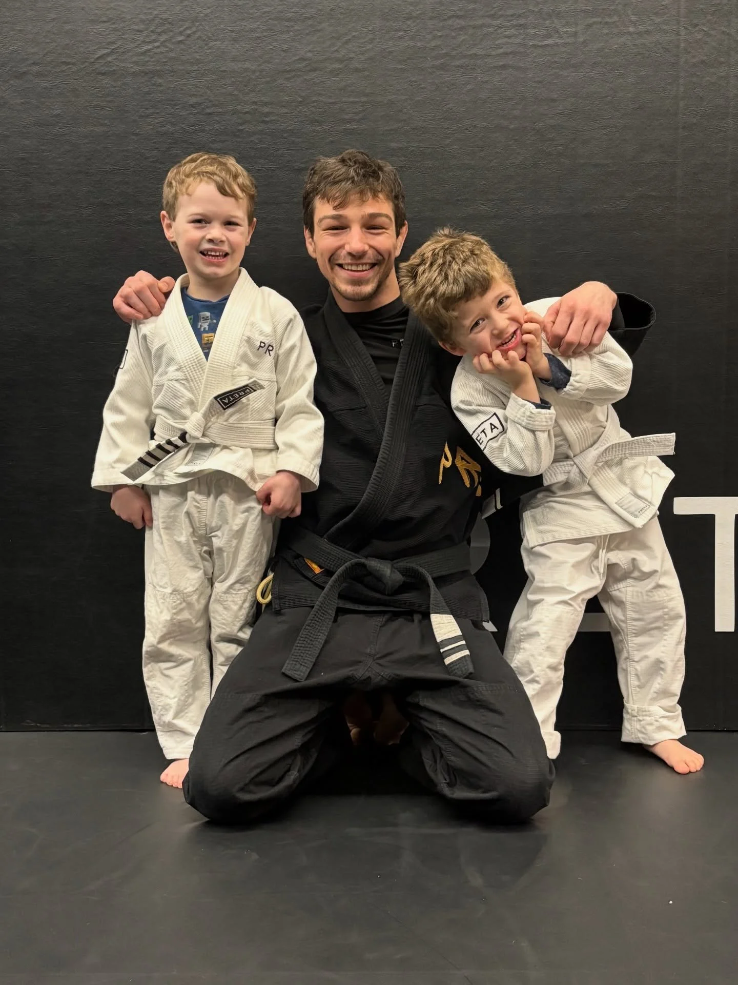 💪🏼 Couple of a stripe earners from yesterday!

🙌🏼 Nice work Jensen &amp; Ronan!

#pretaacademy #pretakids #bjjkids #kelownakids #stripeearners