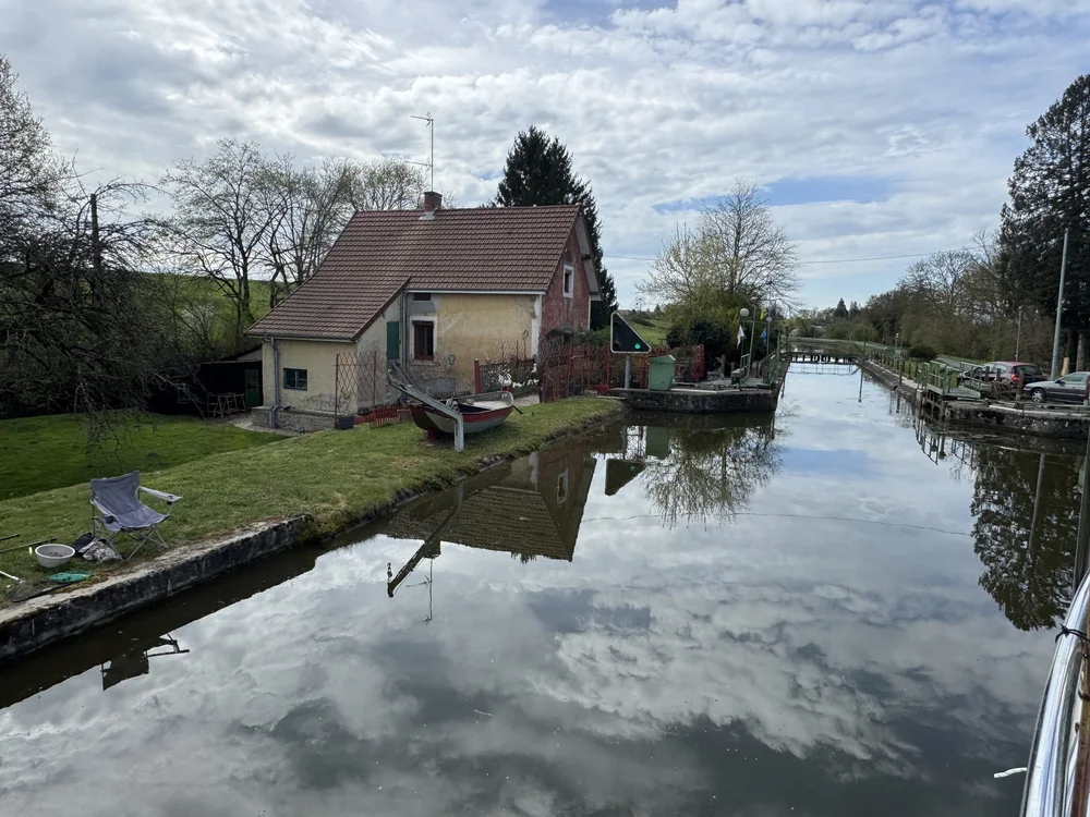   Every lock has a little cottage beside it - presumably the former lock-keepers home. Most have at least one fruit tree and a garden.  