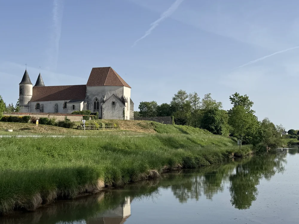   Such a strange roof line.  