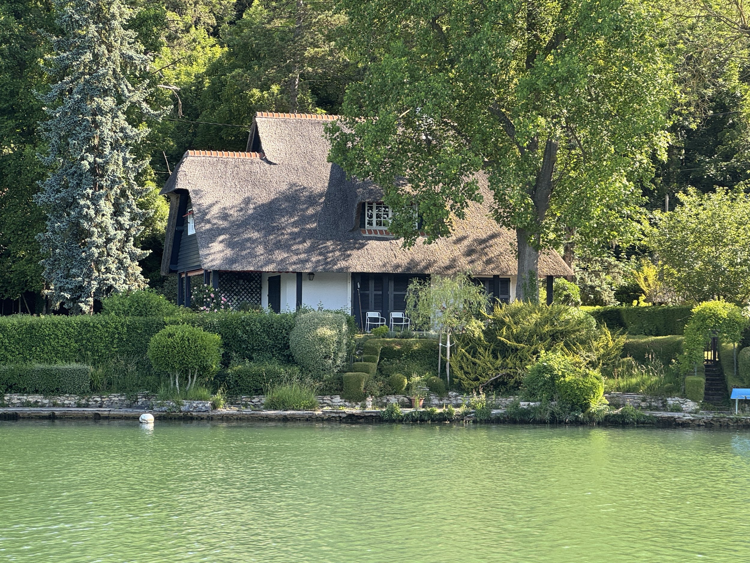   Thatched houses  