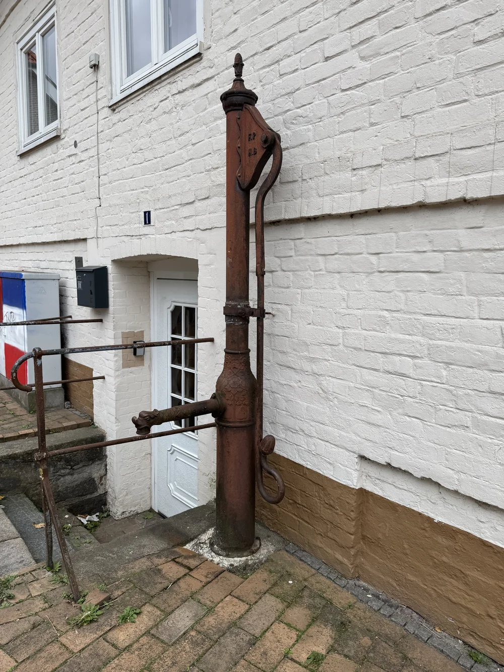   Interesting hand pump  