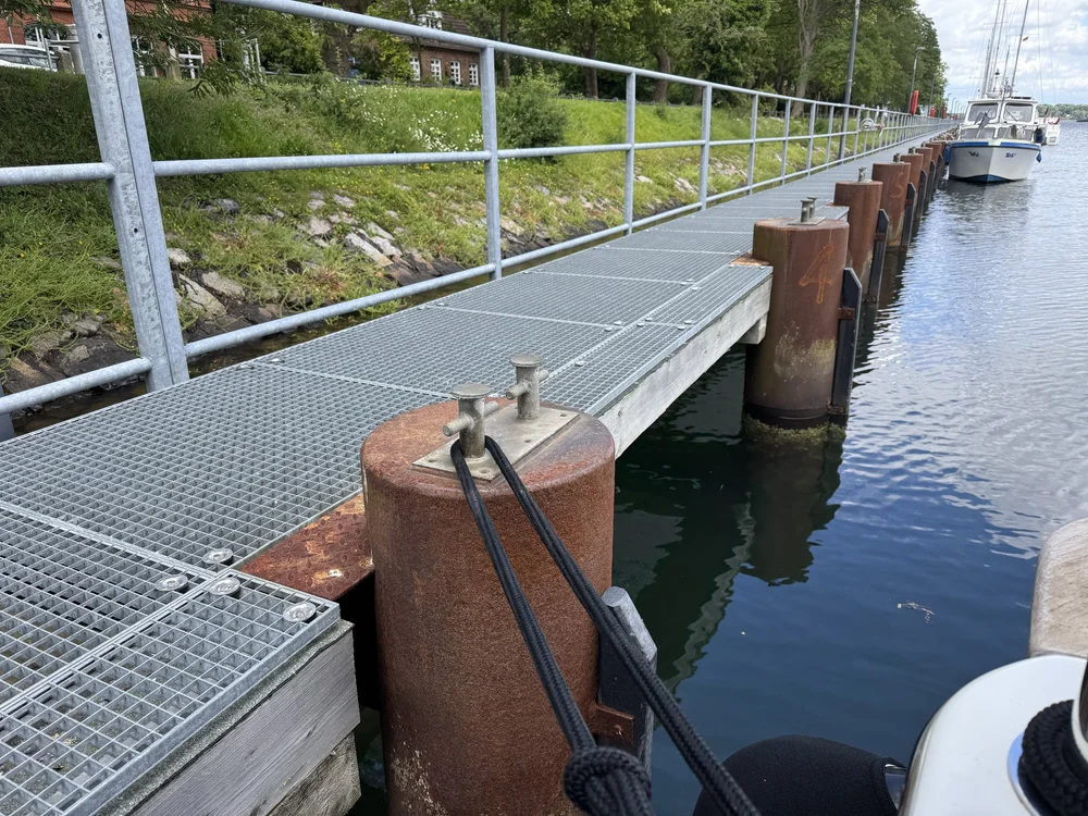   Not very conducive to docking.  