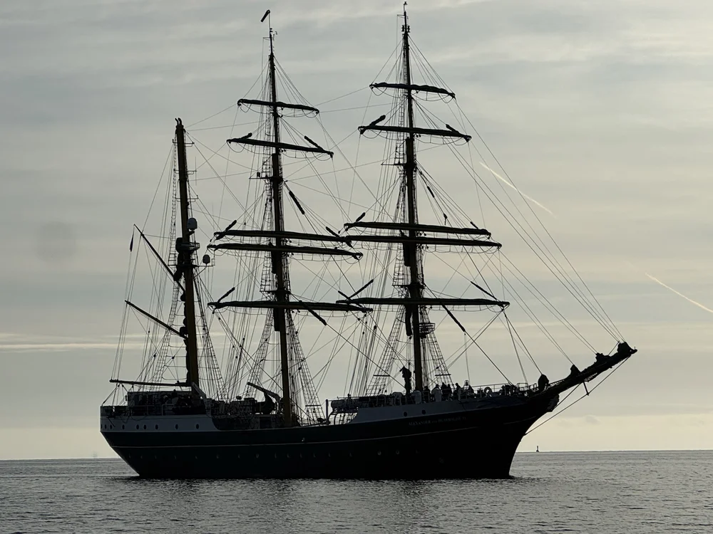   I’m completely mystified by the complex rigging on these ships.  