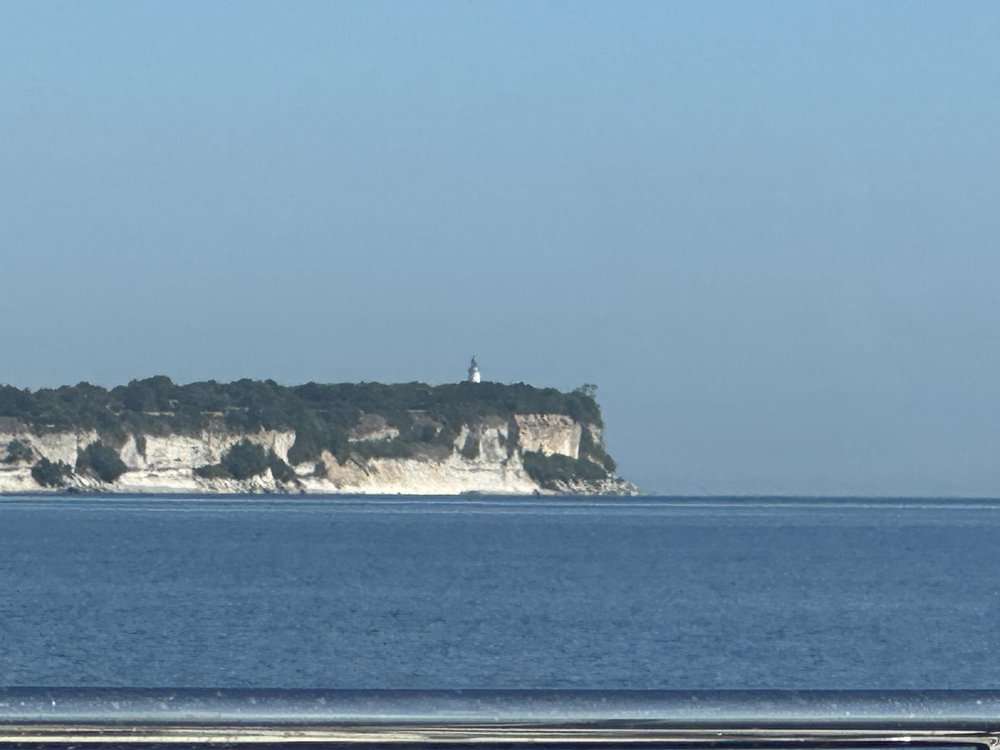   Stunning white cliffs  