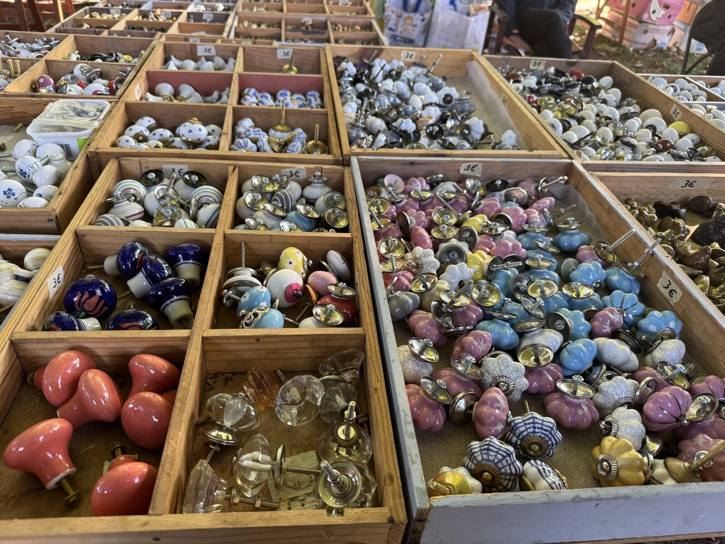   SO many knobs!  