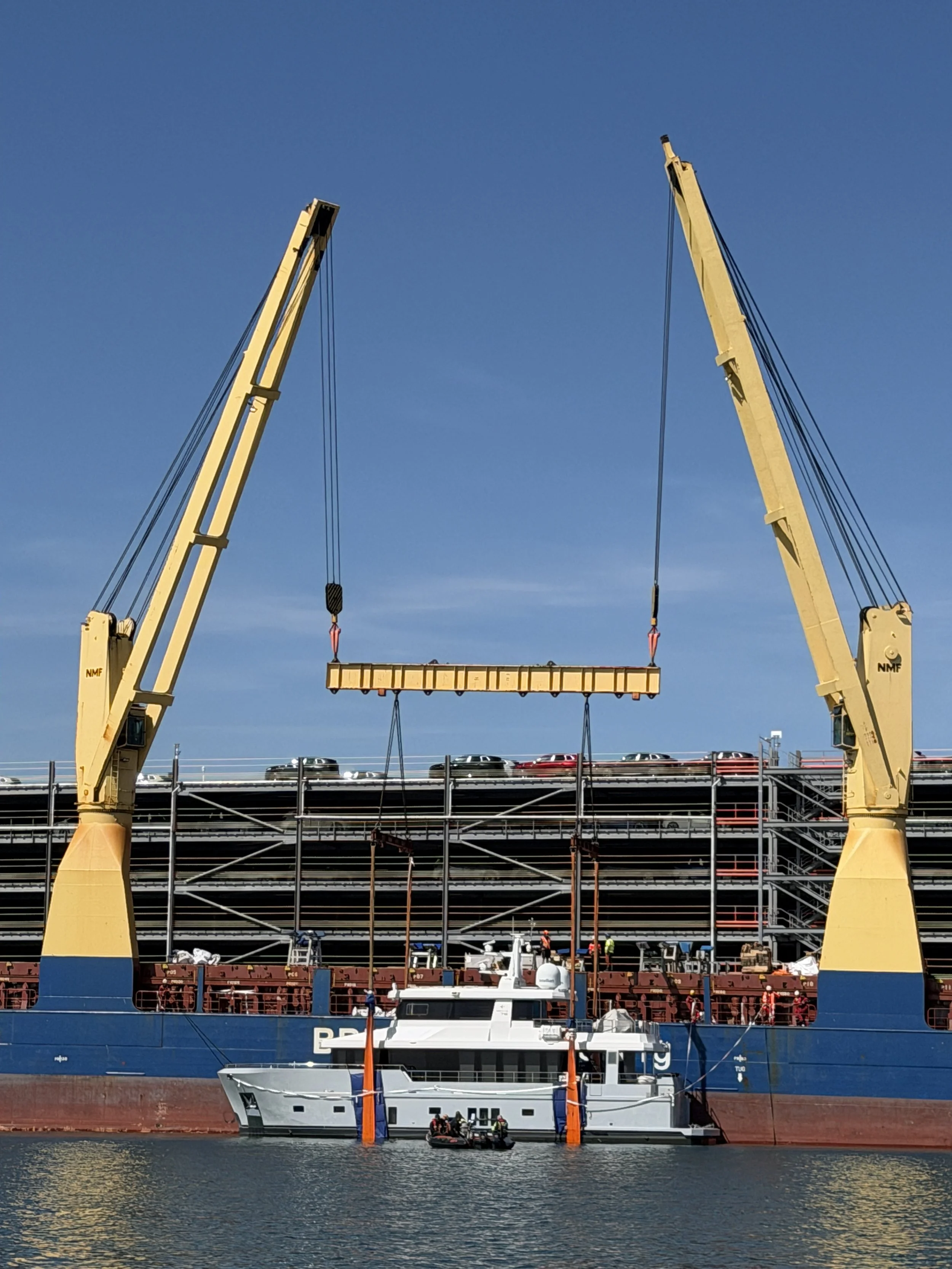   Shipping a boat would be so nerve-wracking!  