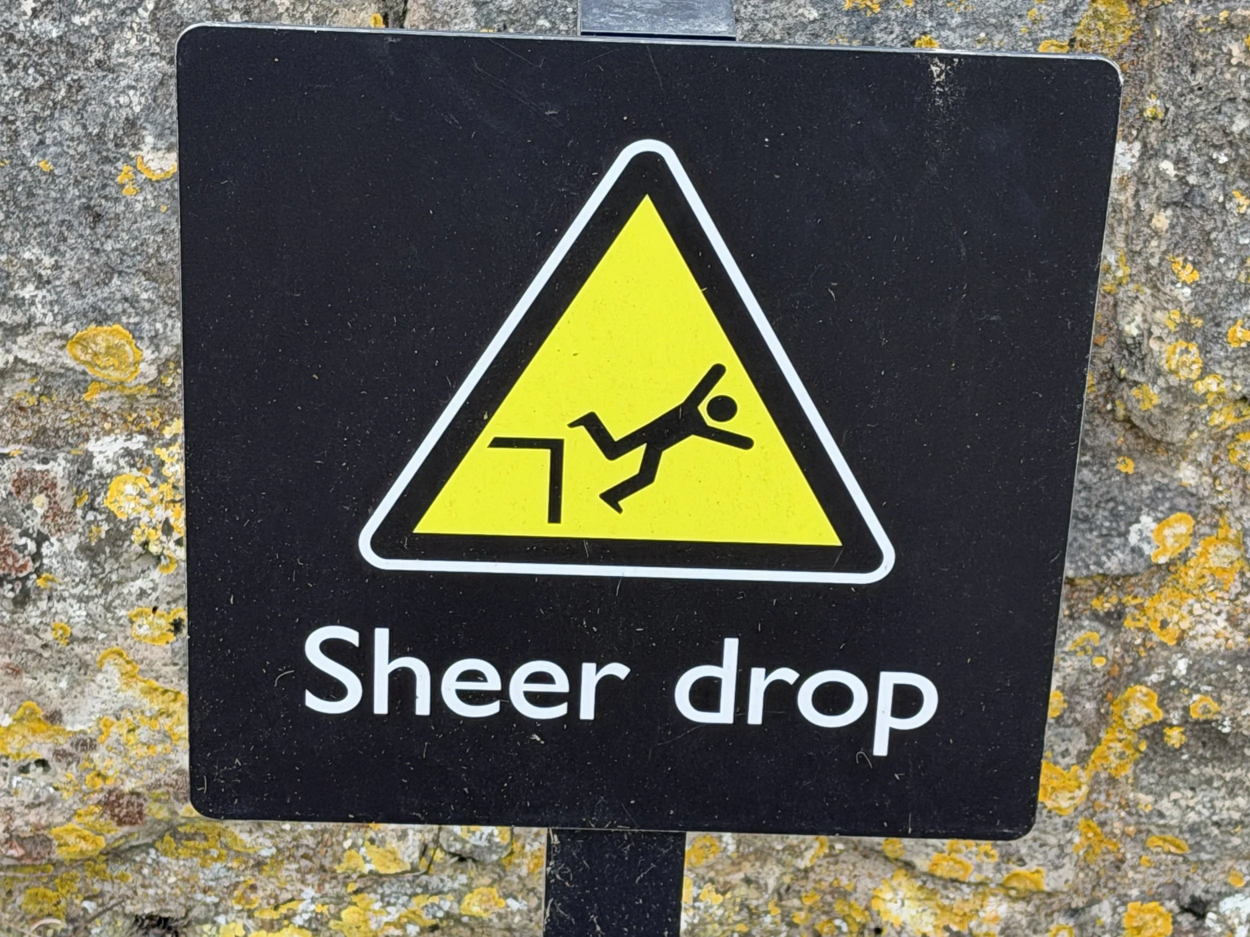   Instructive signs  