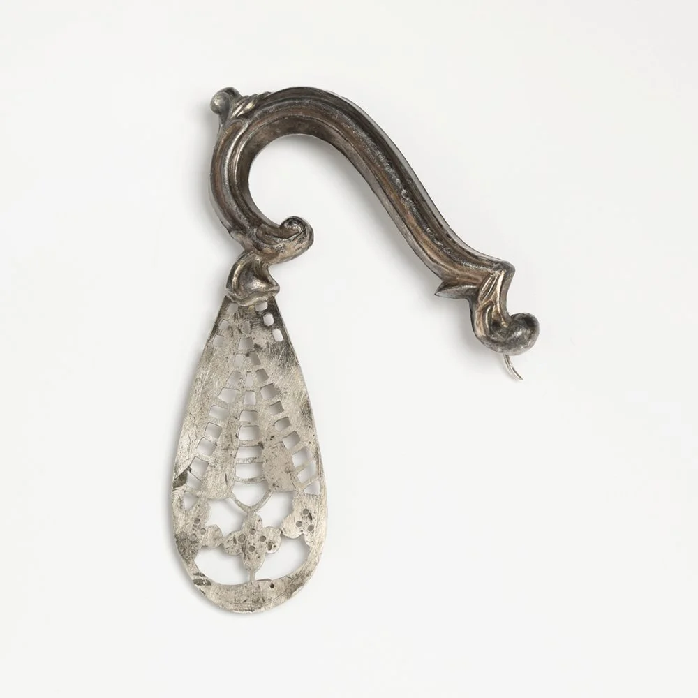 April Wood's Sugar Drop Brooch 1