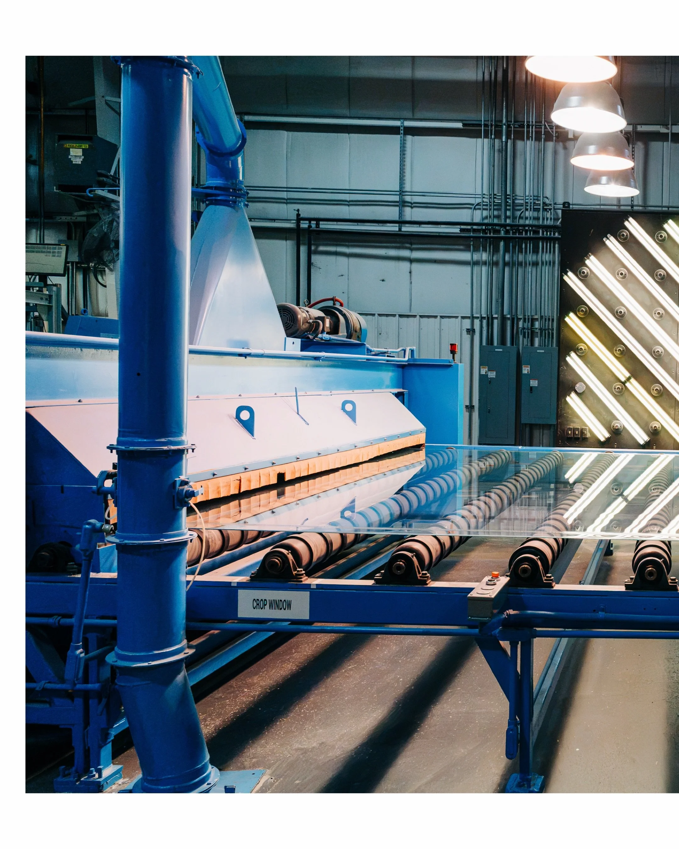 &ldquo;float glass&rdquo; is the foundation of all modern day windows &amp; doors&mdash;incredibly flat &amp; smooth. 

we toured the @cardinalglass.llct float glass plant in menomonie, wi. 

@cole_t_austin25 being told it&rsquo;s 130 degrees once we