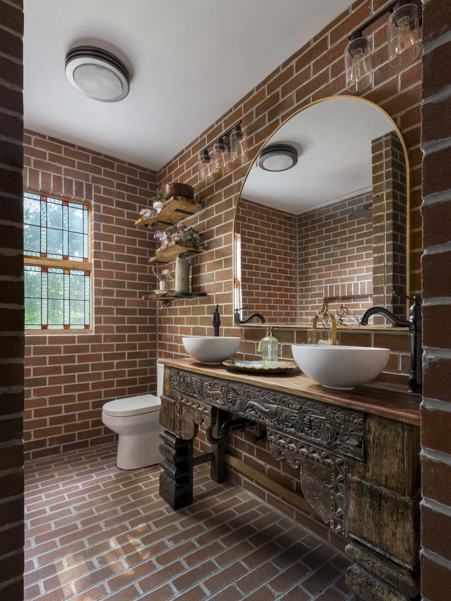 Cruz Built-Brick Bath-2.jpg