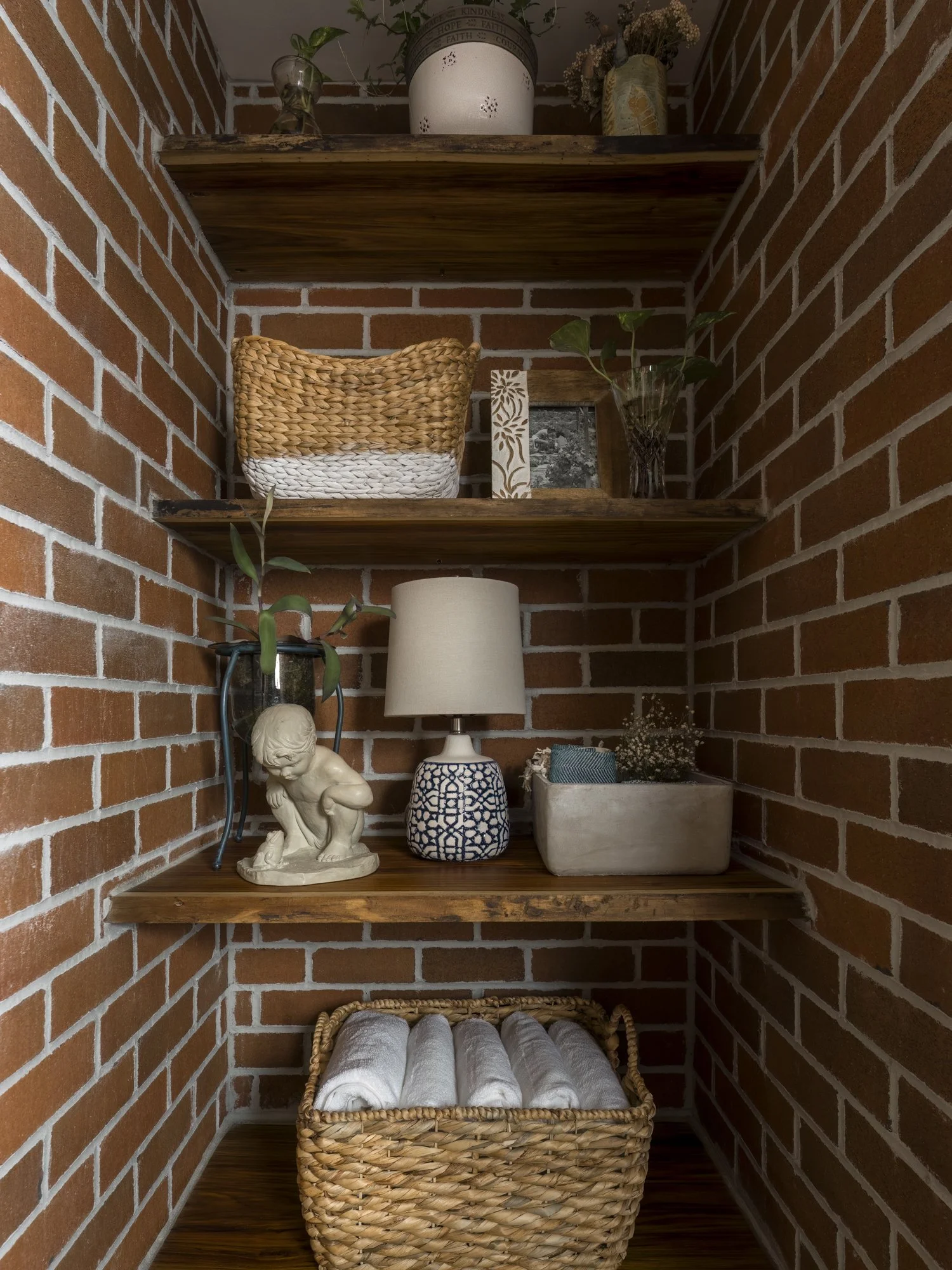 Cruz Built-Brick Bath-4.jpg