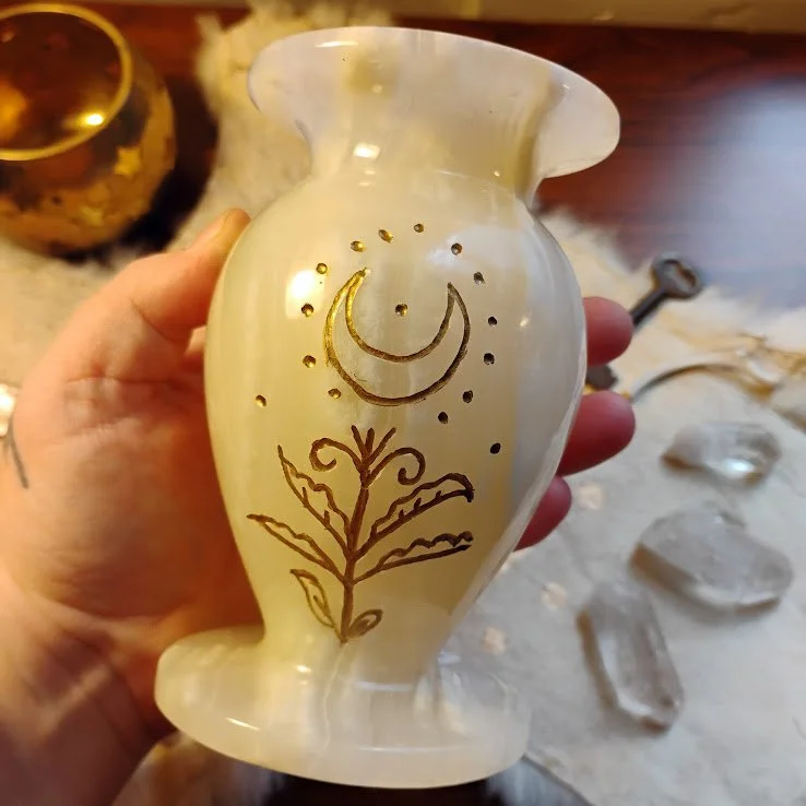 White Onyx Vase5.jpg