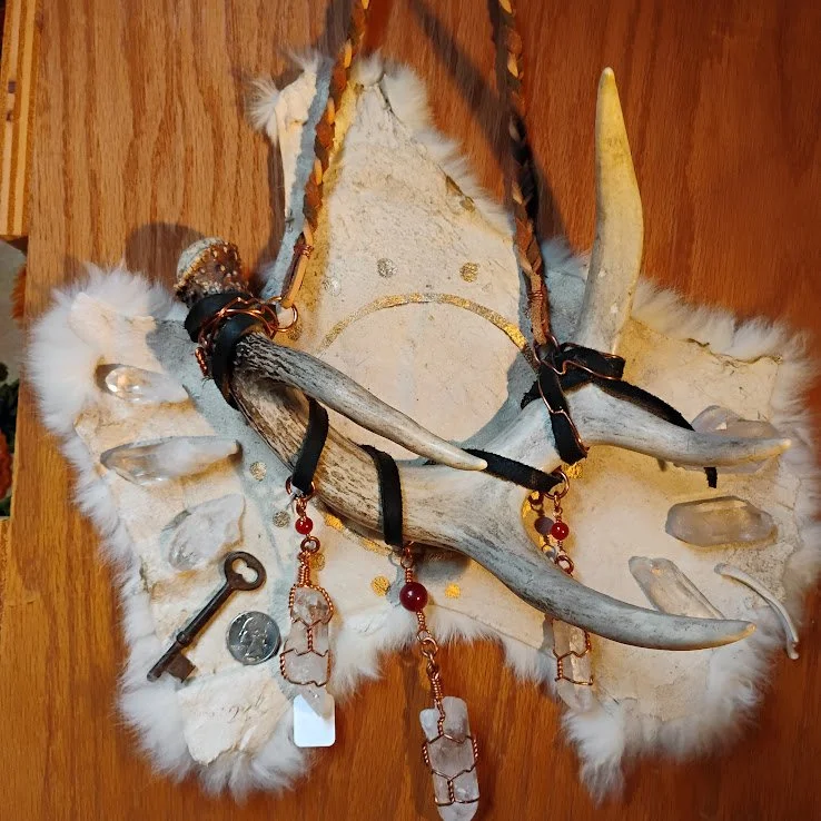 DeerAntlerQuartzHanger2.jpg